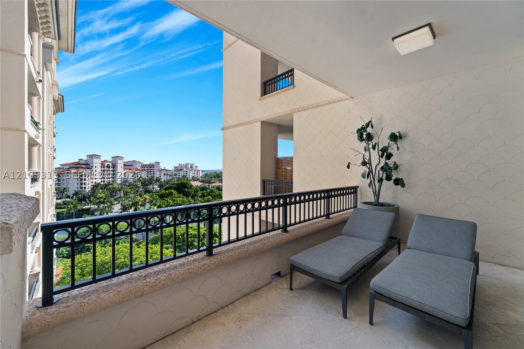 7083 Fisher Is Dr #7083 Miami Beach, FL 33109