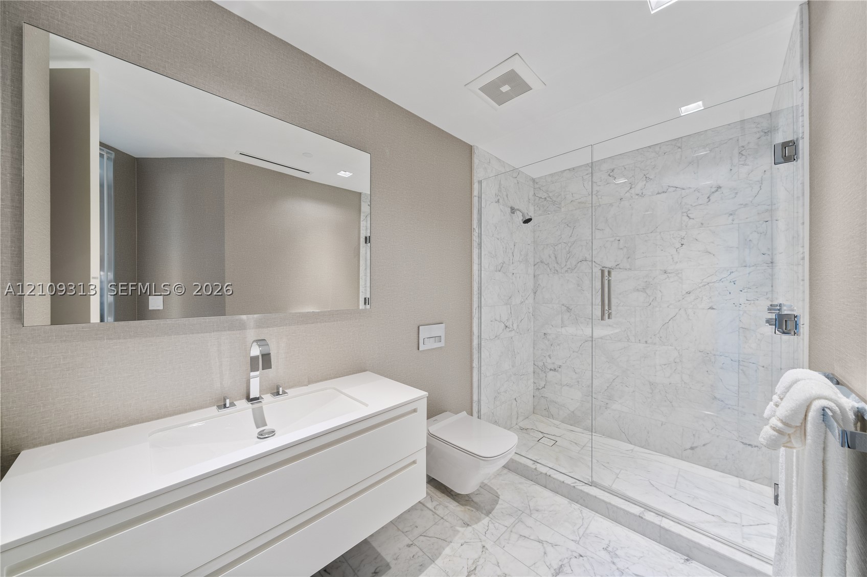 7083 Fisher Is Dr #7083 Miami Beach, FL 33109