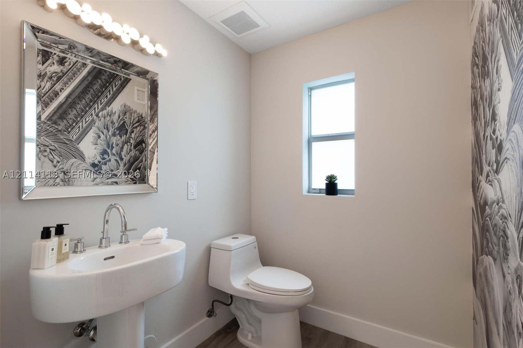 5386 Alton Rd Miami Beach, FL 33140