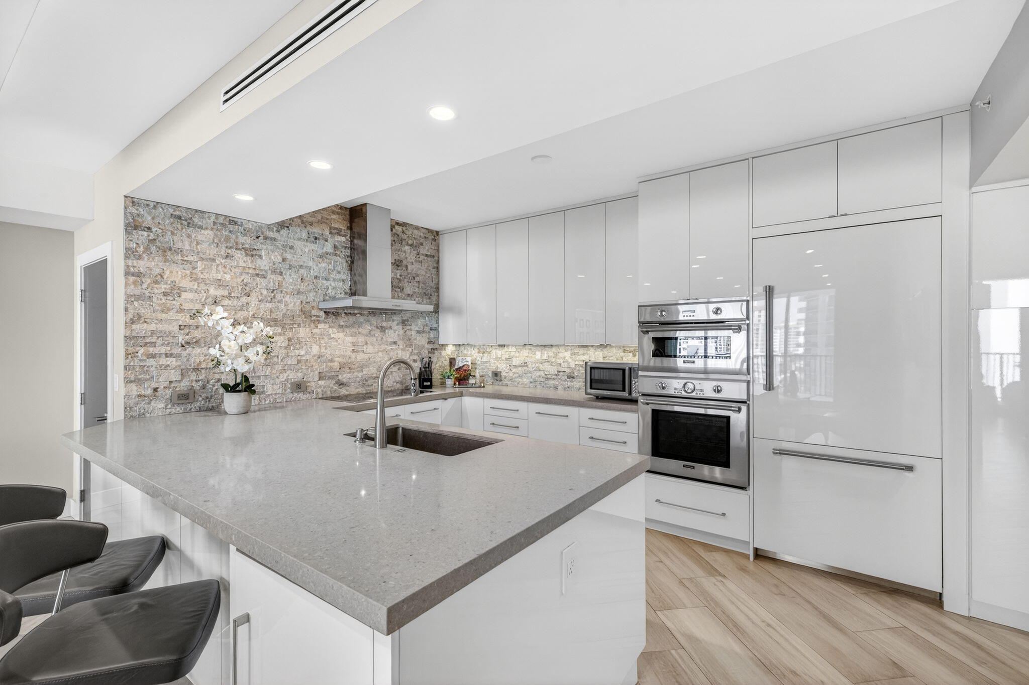 100 S Birch #Apt 803 Fort Lauderdale, FL 33316