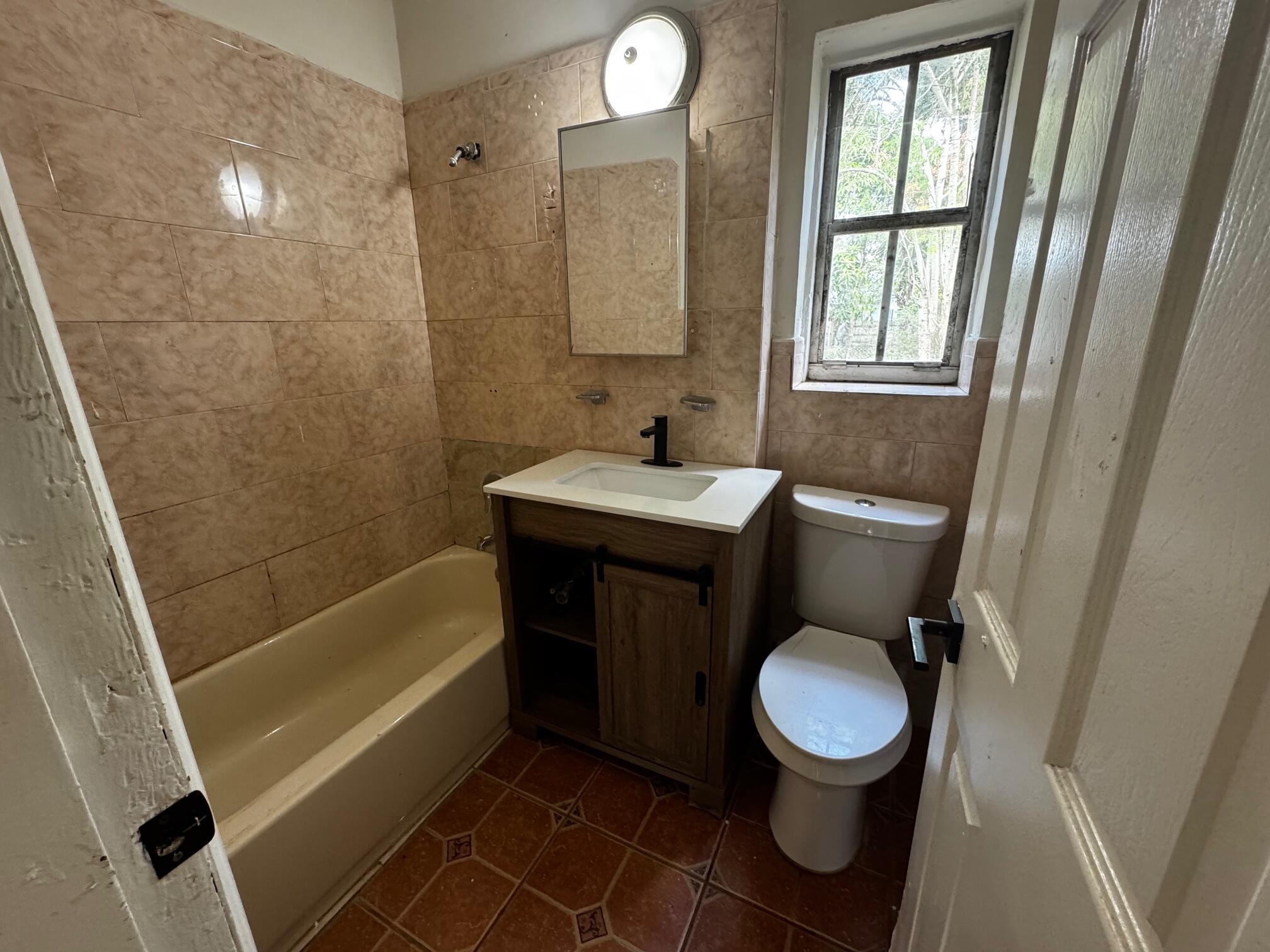 75 NW 84th Miami, FL 33150