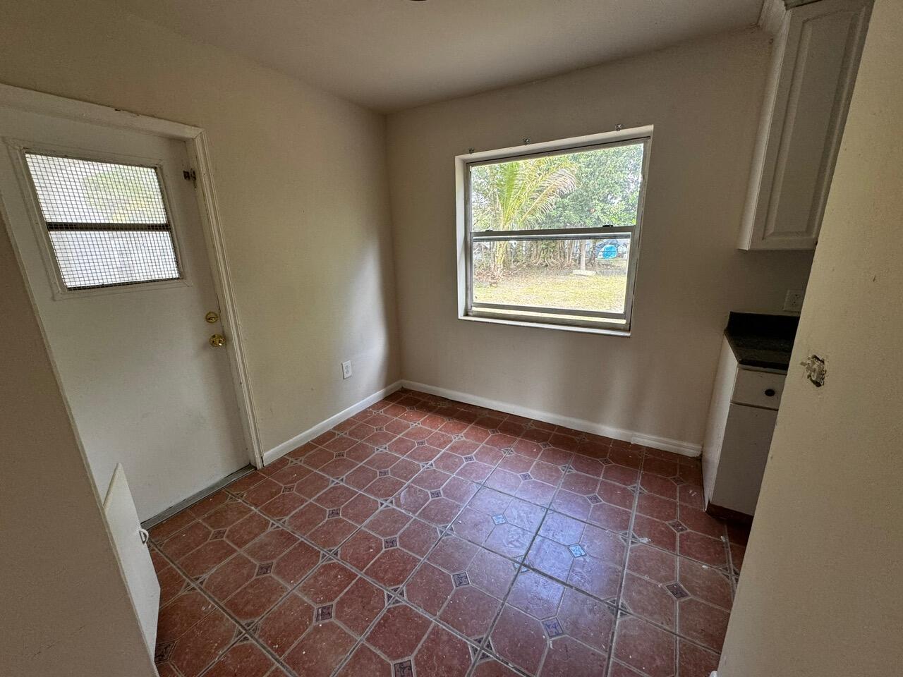 75 NW 84th Miami, FL 33150