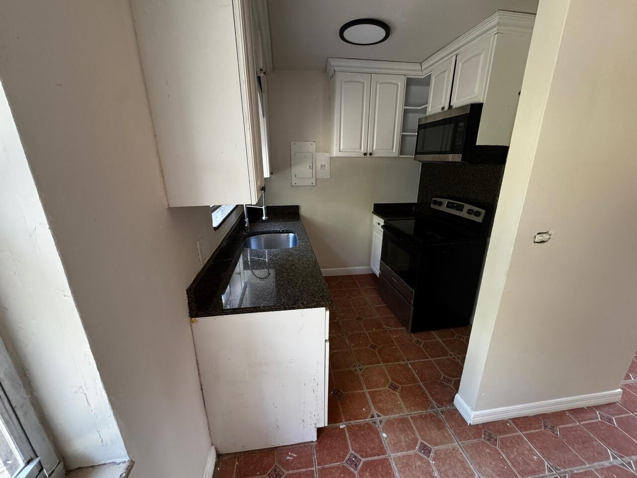 75 NW 84th Miami, FL 33150