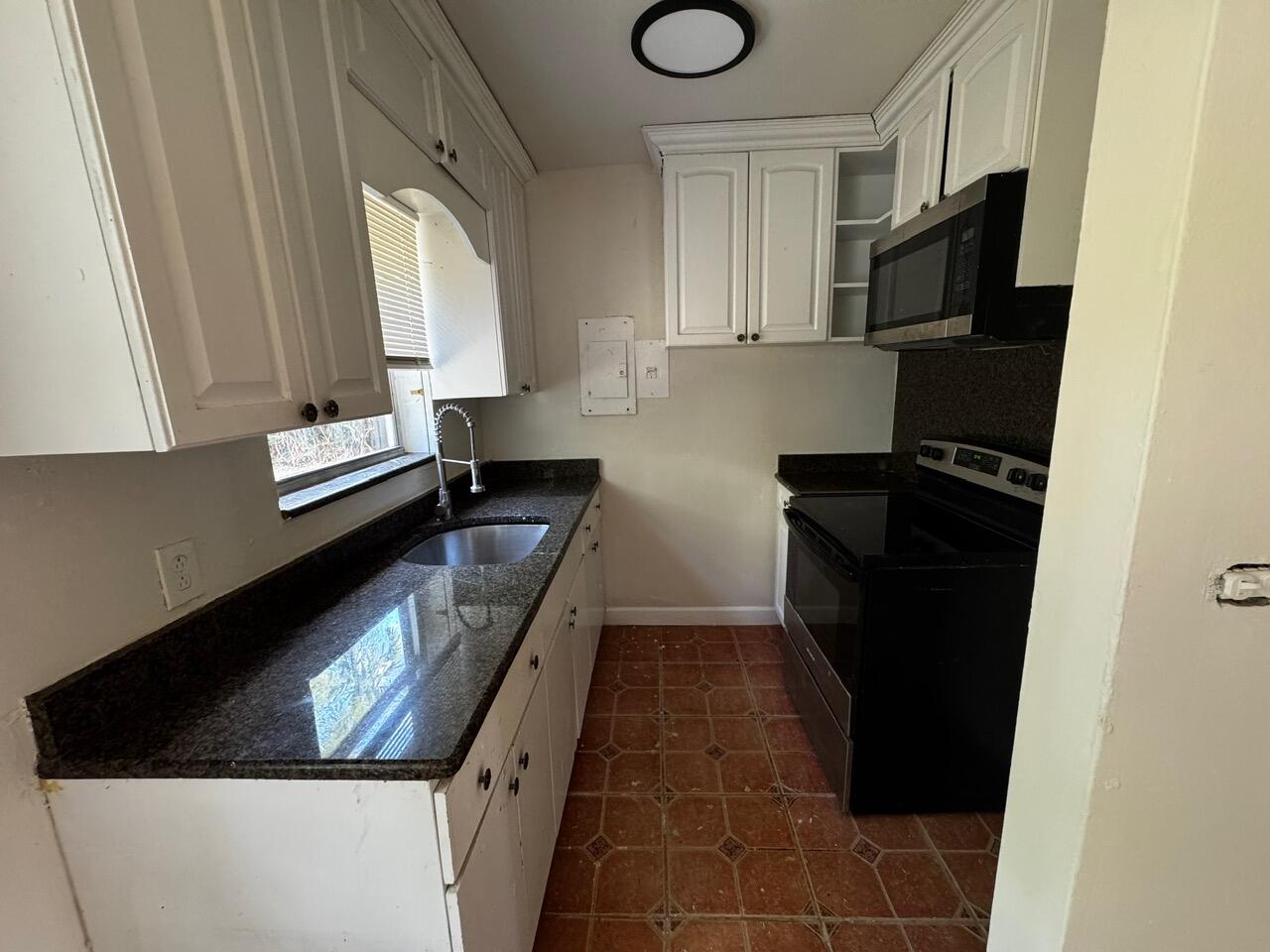 75 NW 84th Miami, FL 33150