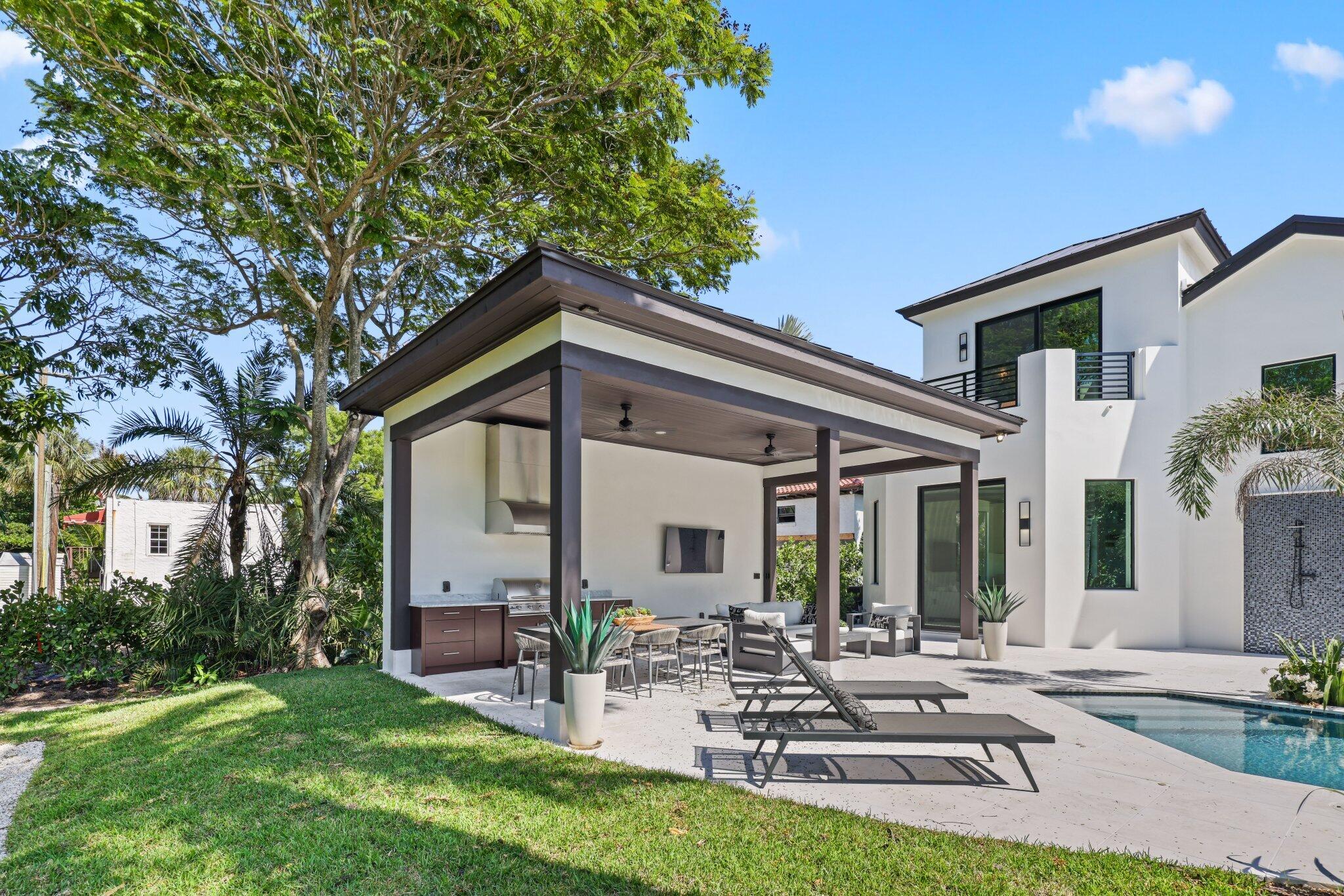 23 Coconut Ocean Ridge, FL 33435