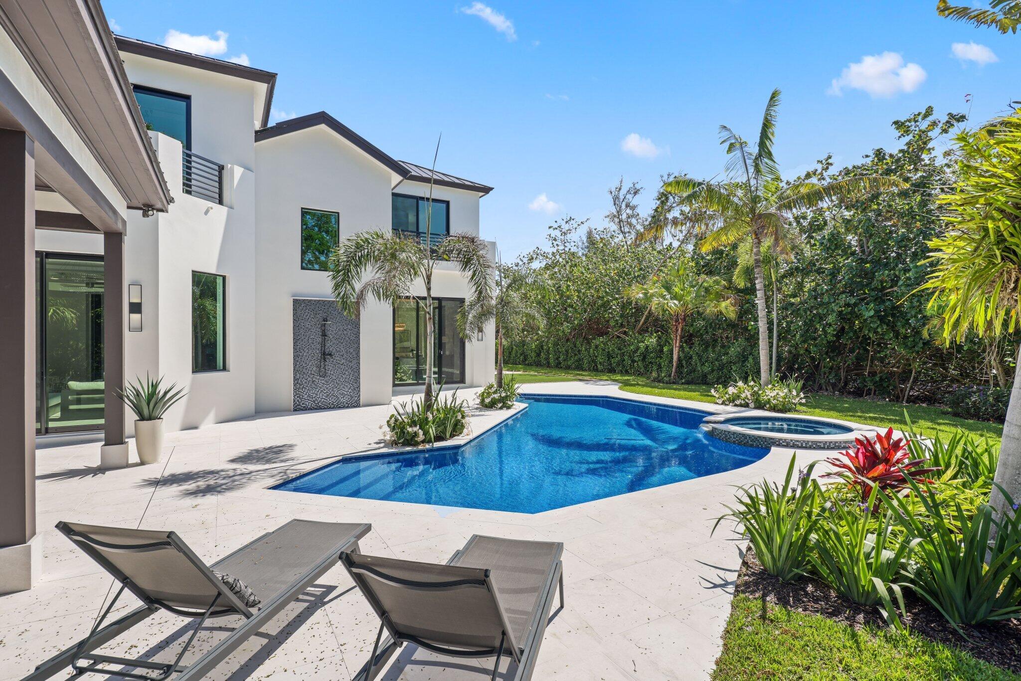 23 Coconut Ocean Ridge, FL 33435
