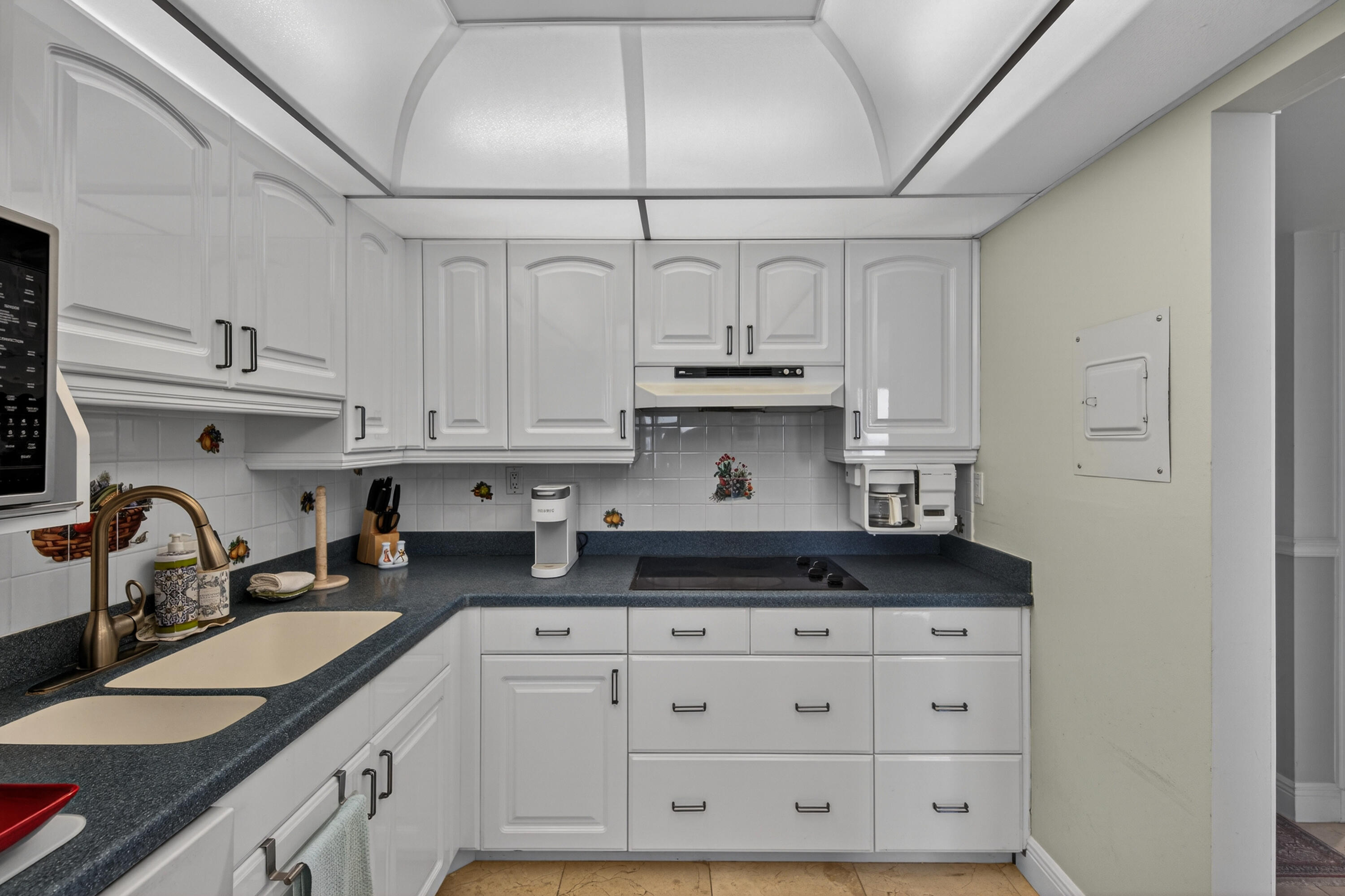 531 N Ocean #1811 Pompano Beach, FL 33062