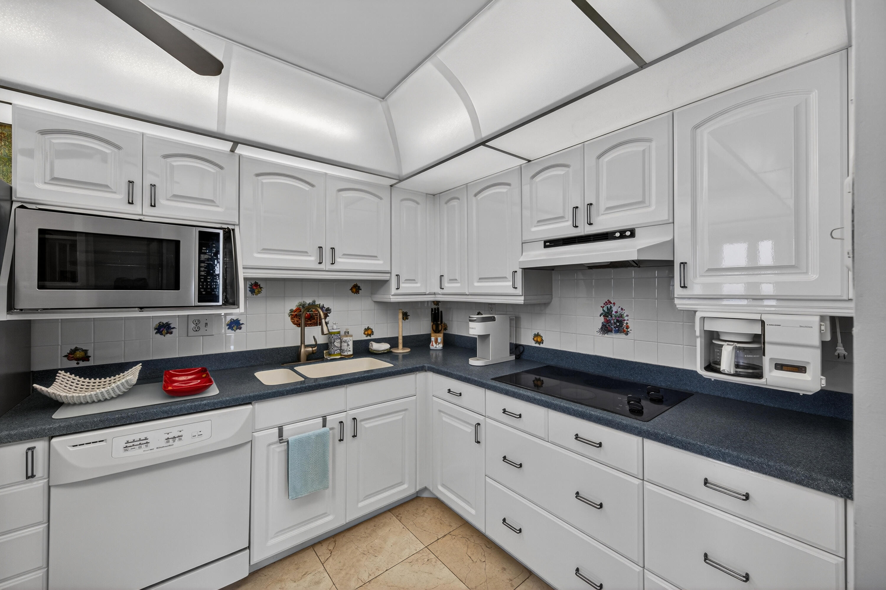 531 N Ocean #1811 Pompano Beach, FL 33062