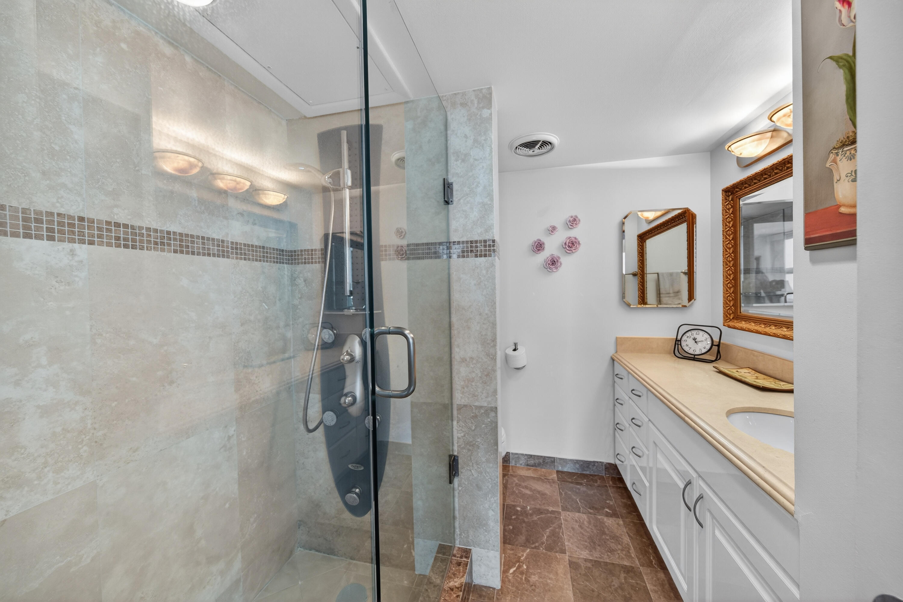 531 N Ocean #1811 Pompano Beach, FL 33062