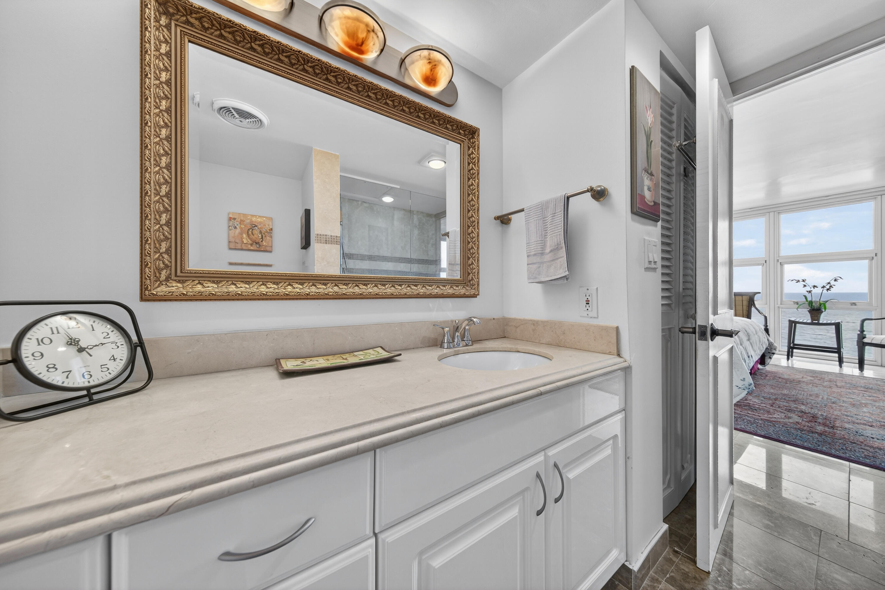 531 N Ocean #1811 Pompano Beach, FL 33062