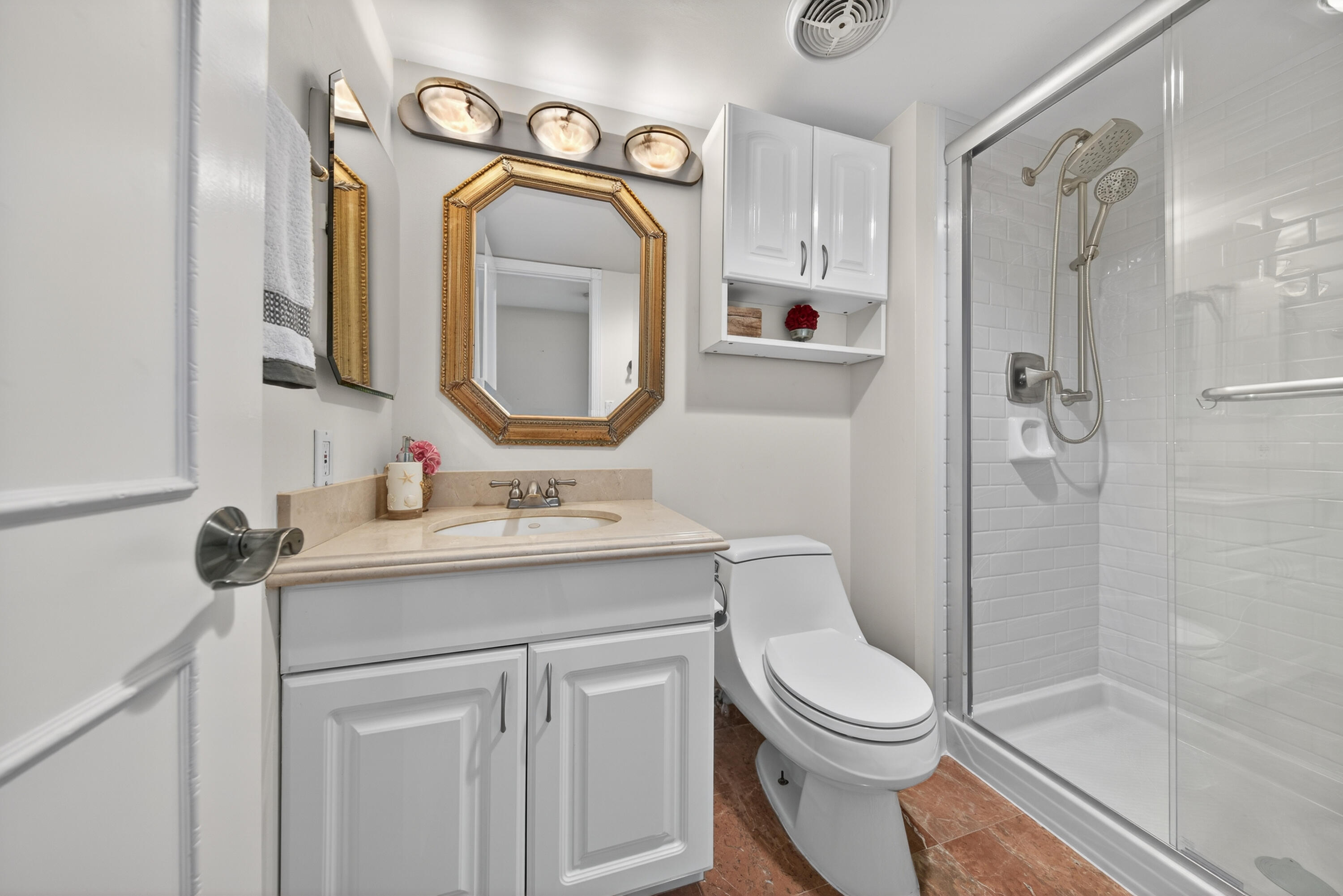 531 N Ocean #1811 Pompano Beach, FL 33062