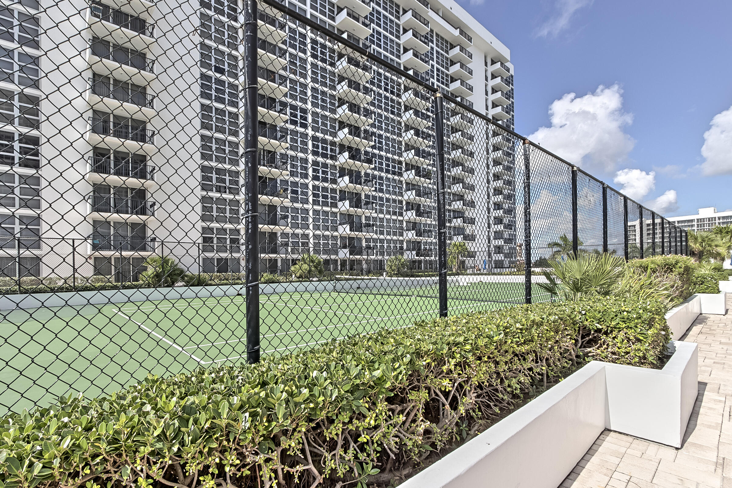 531 N Ocean #1811 Pompano Beach, FL 33062