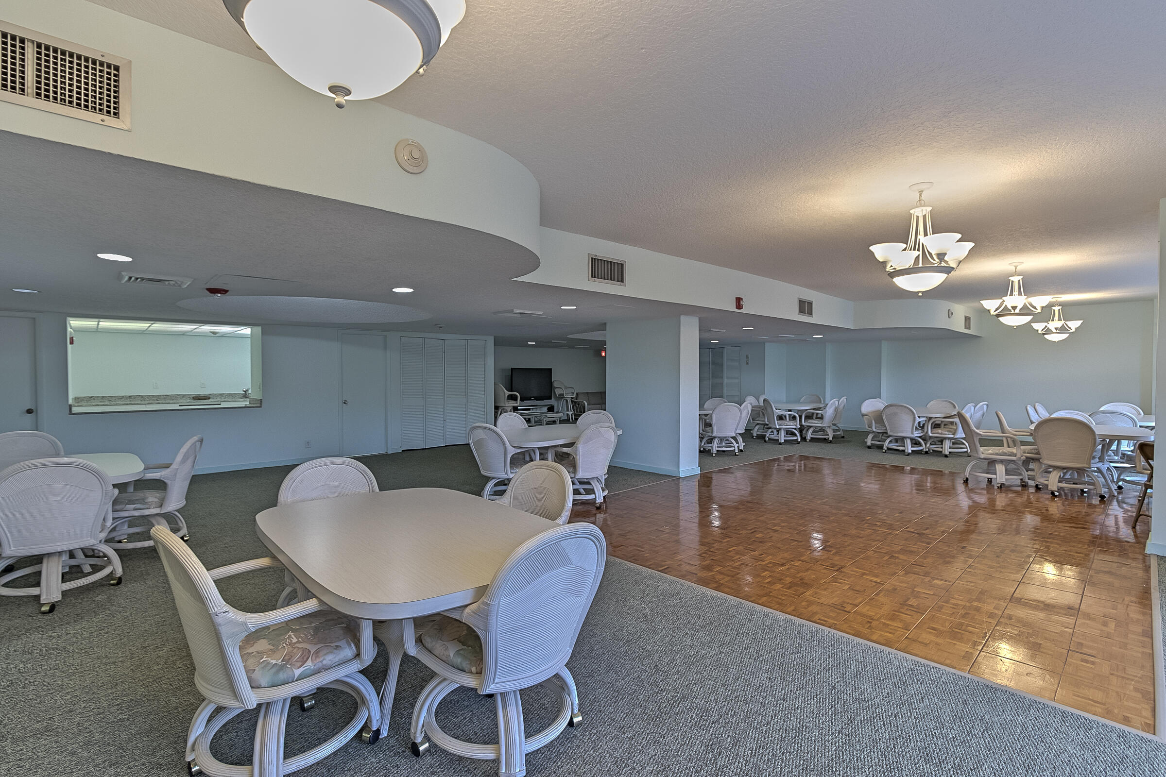 531 N Ocean #1811 Pompano Beach, FL 33062