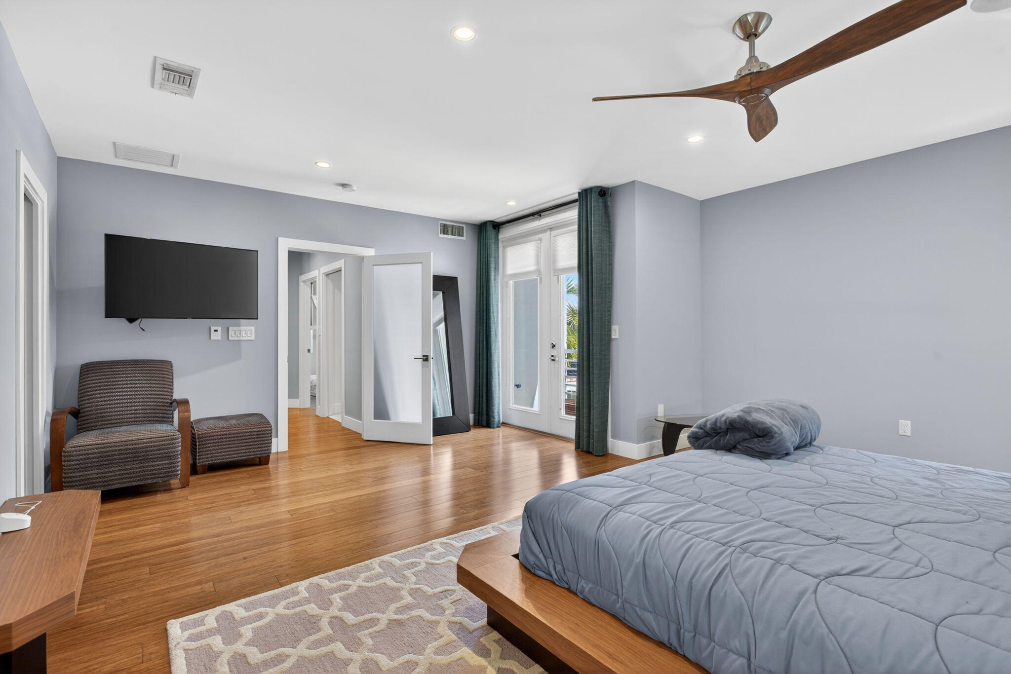 915 SE 2nd Fort Lauderdale, FL 33301