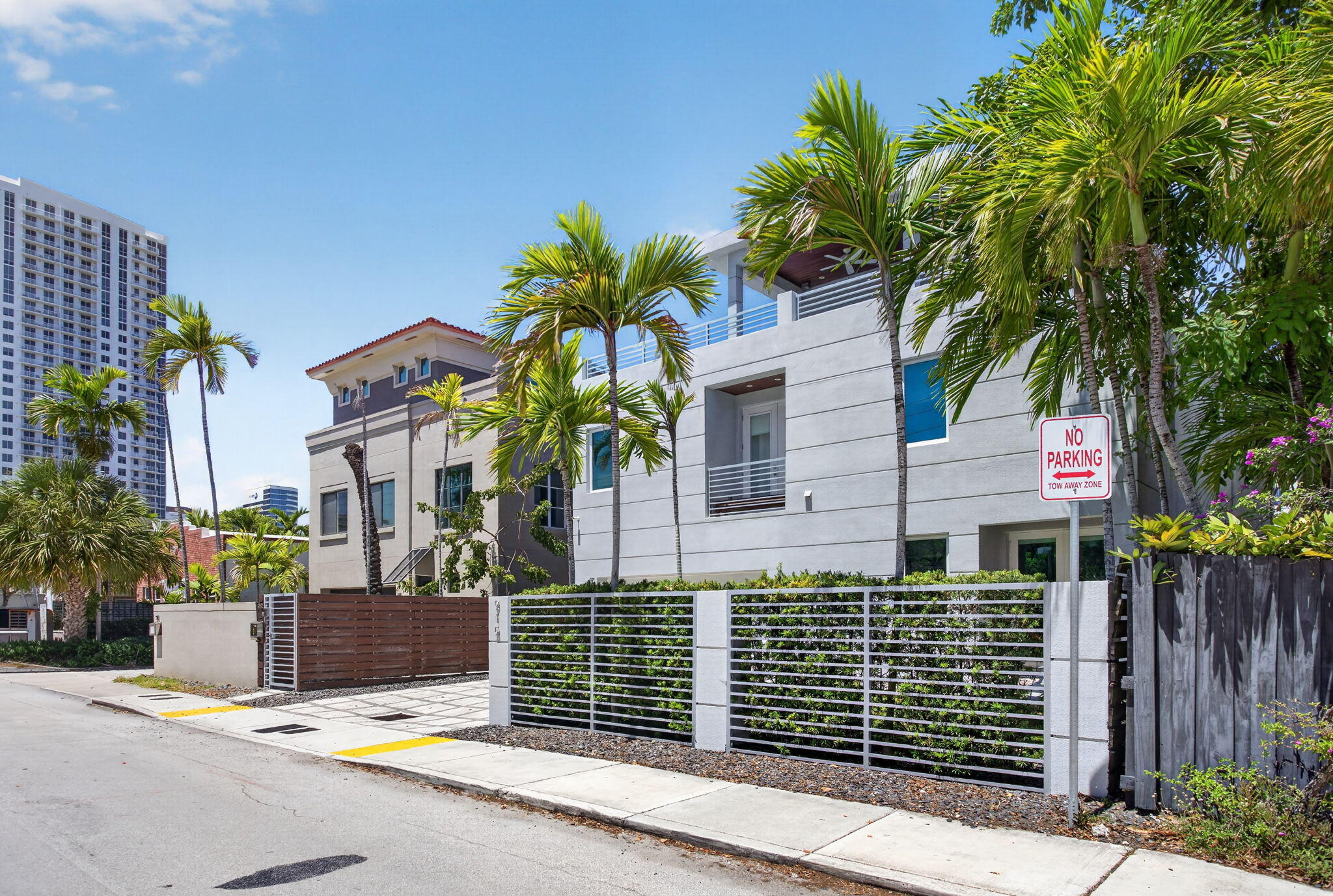 915 SE 2nd Fort Lauderdale, FL 33301