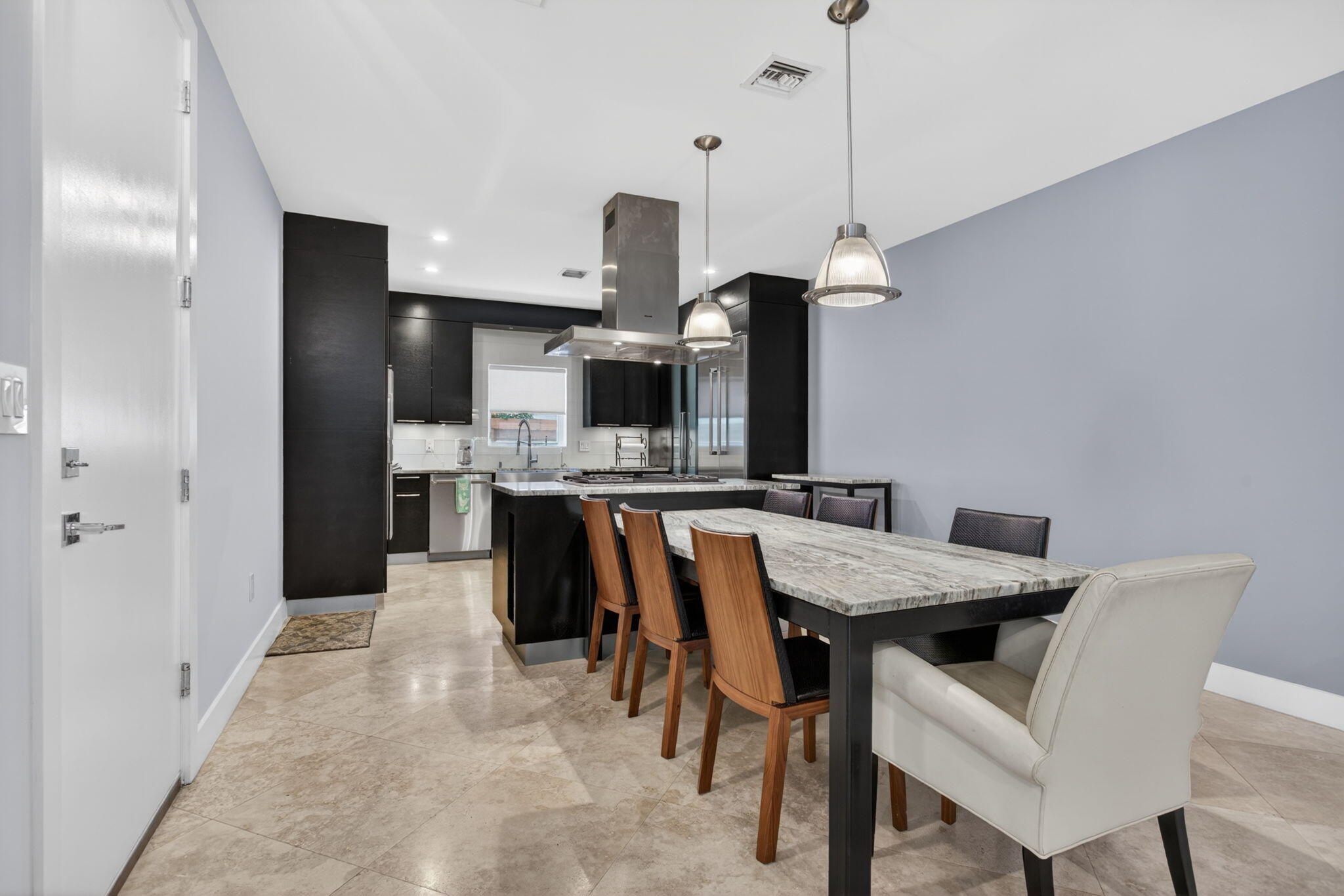 915 SE 2nd Fort Lauderdale, FL 33301