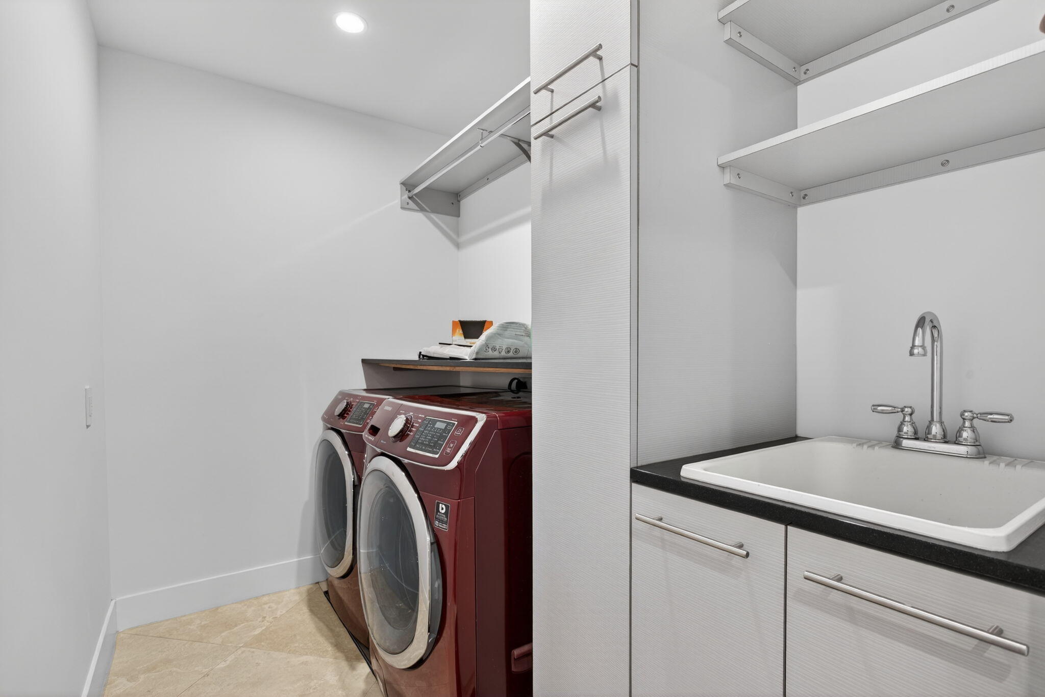 915 SE 2nd Fort Lauderdale, FL 33301