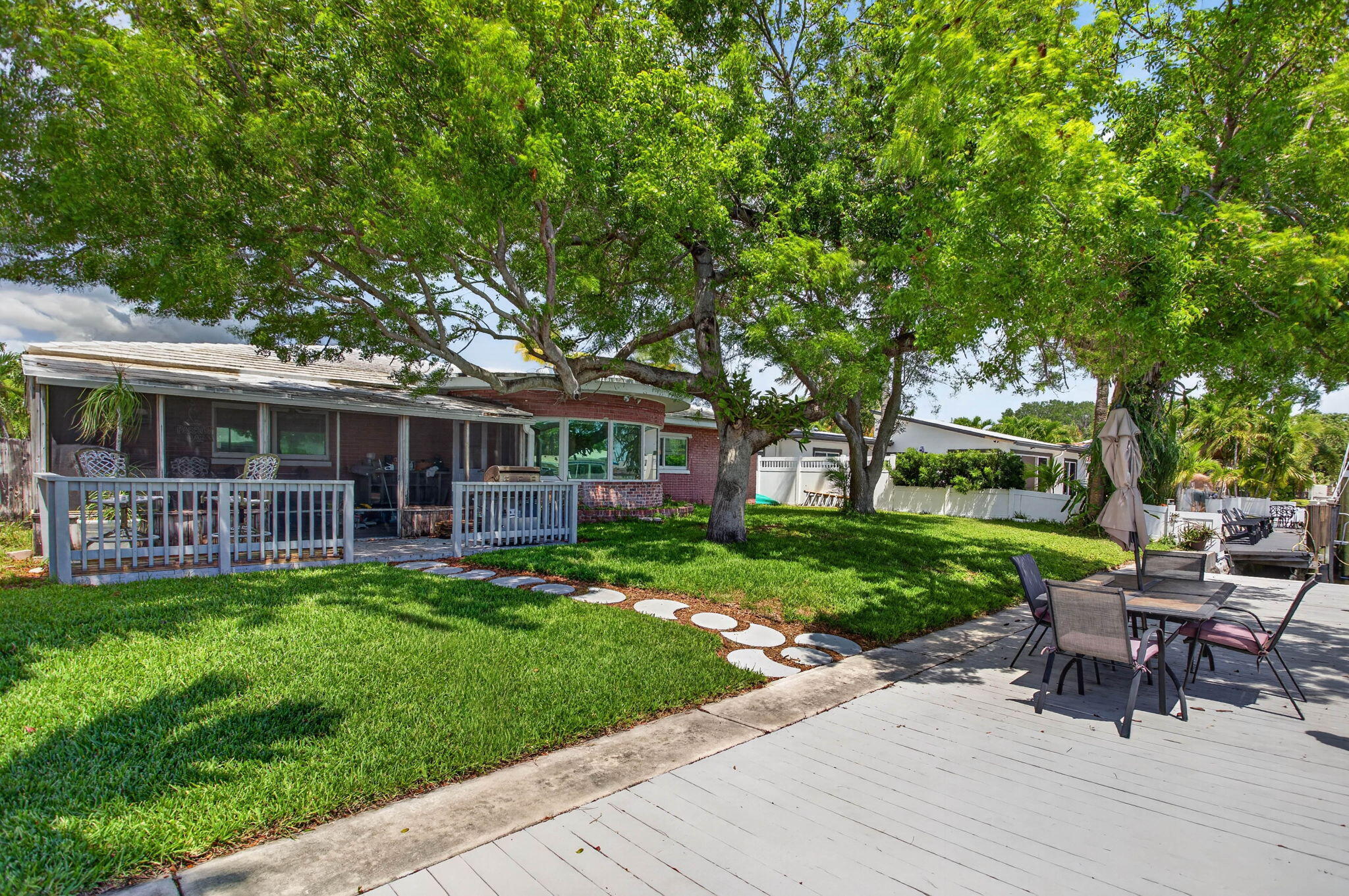 420 SE 14th Pompano Beach, FL 33060