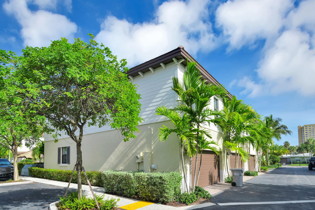 861 S Ocean Pompano Beach, FL 33062