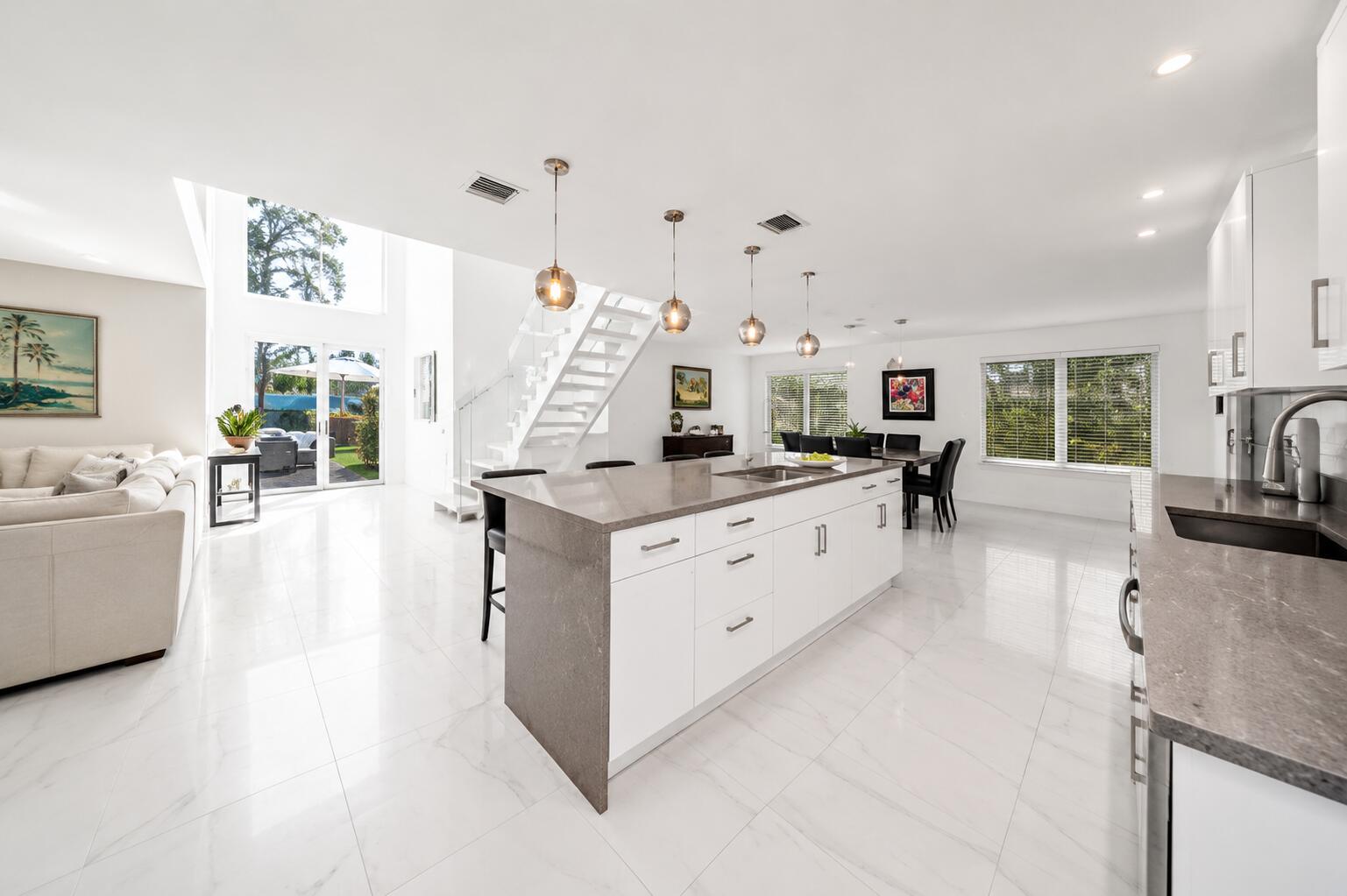 301 NW 26th Wilton Manors, FL 33311