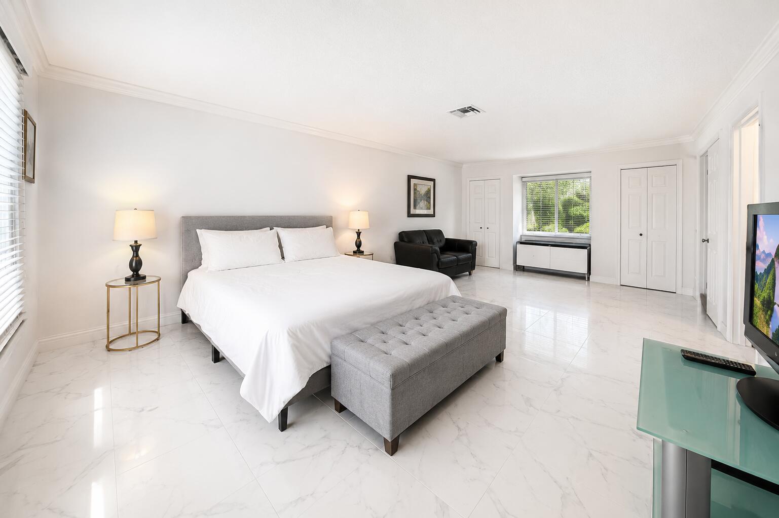301 NW 26th Wilton Manors, FL 33311