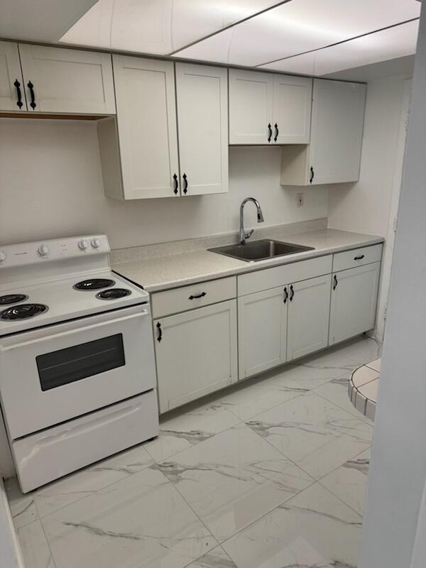 2285 NE 172nd #12