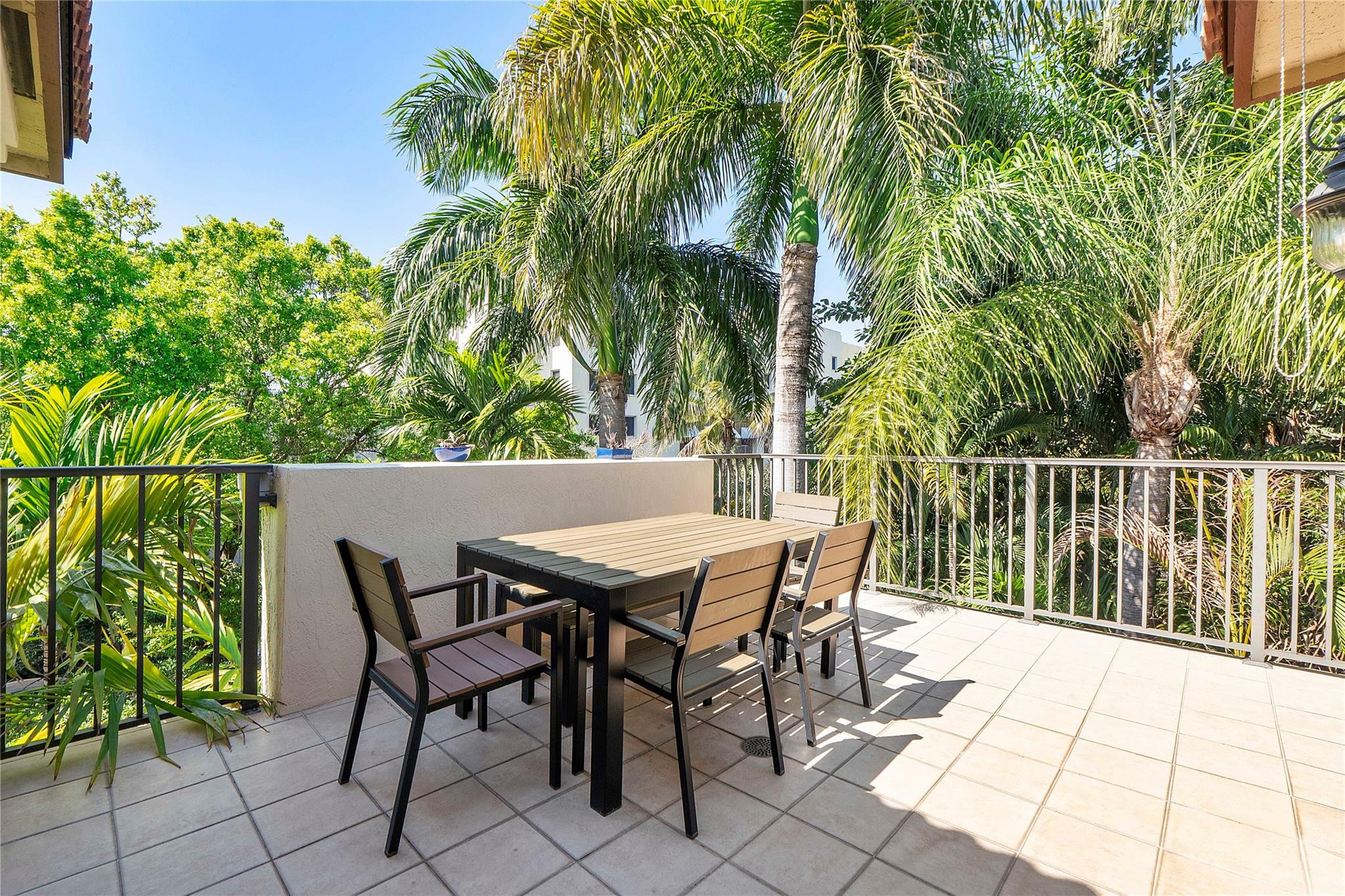 430 NE 7th #430 Fort Lauderdale, FL 33301