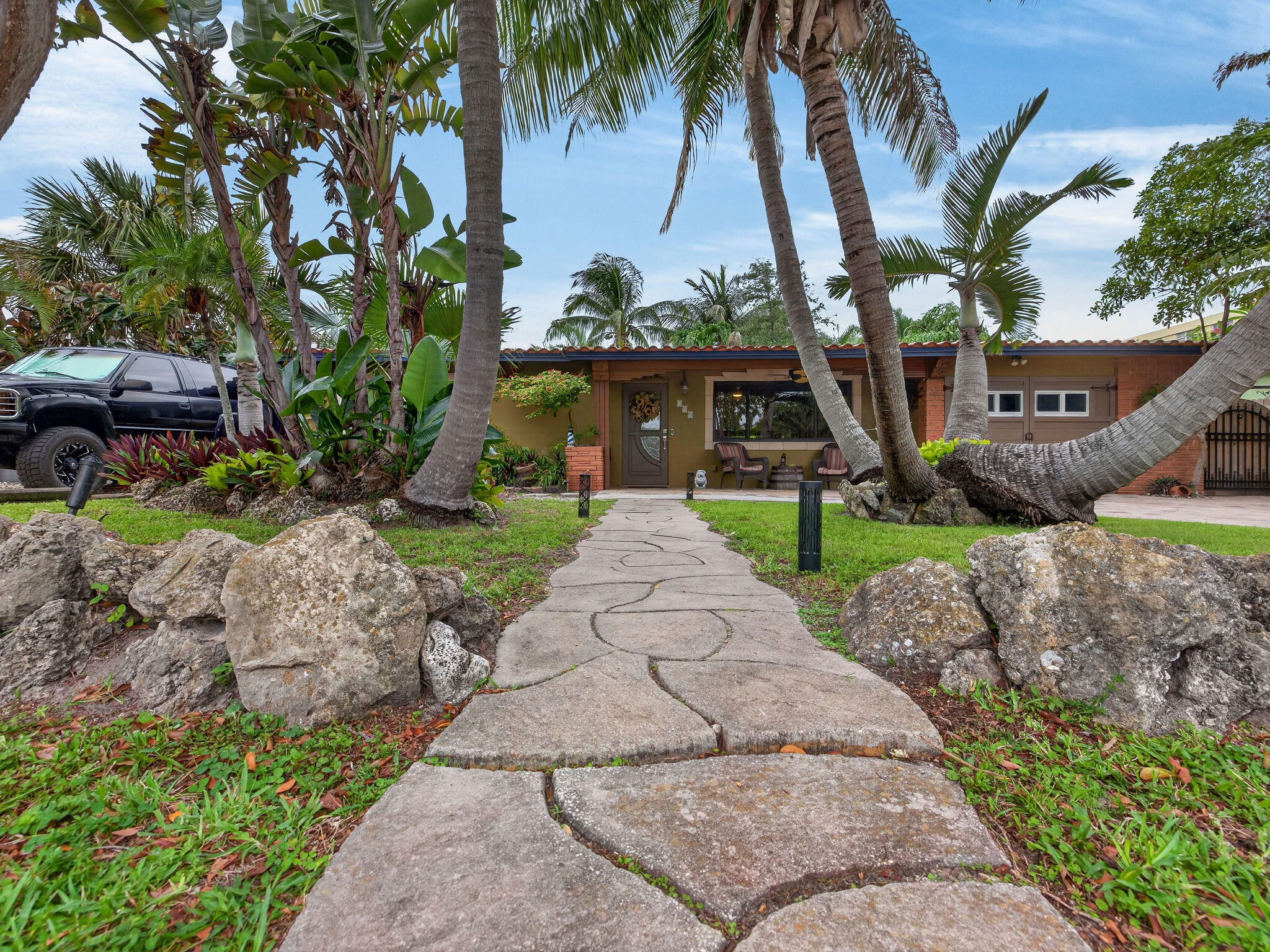 949 NE 25th