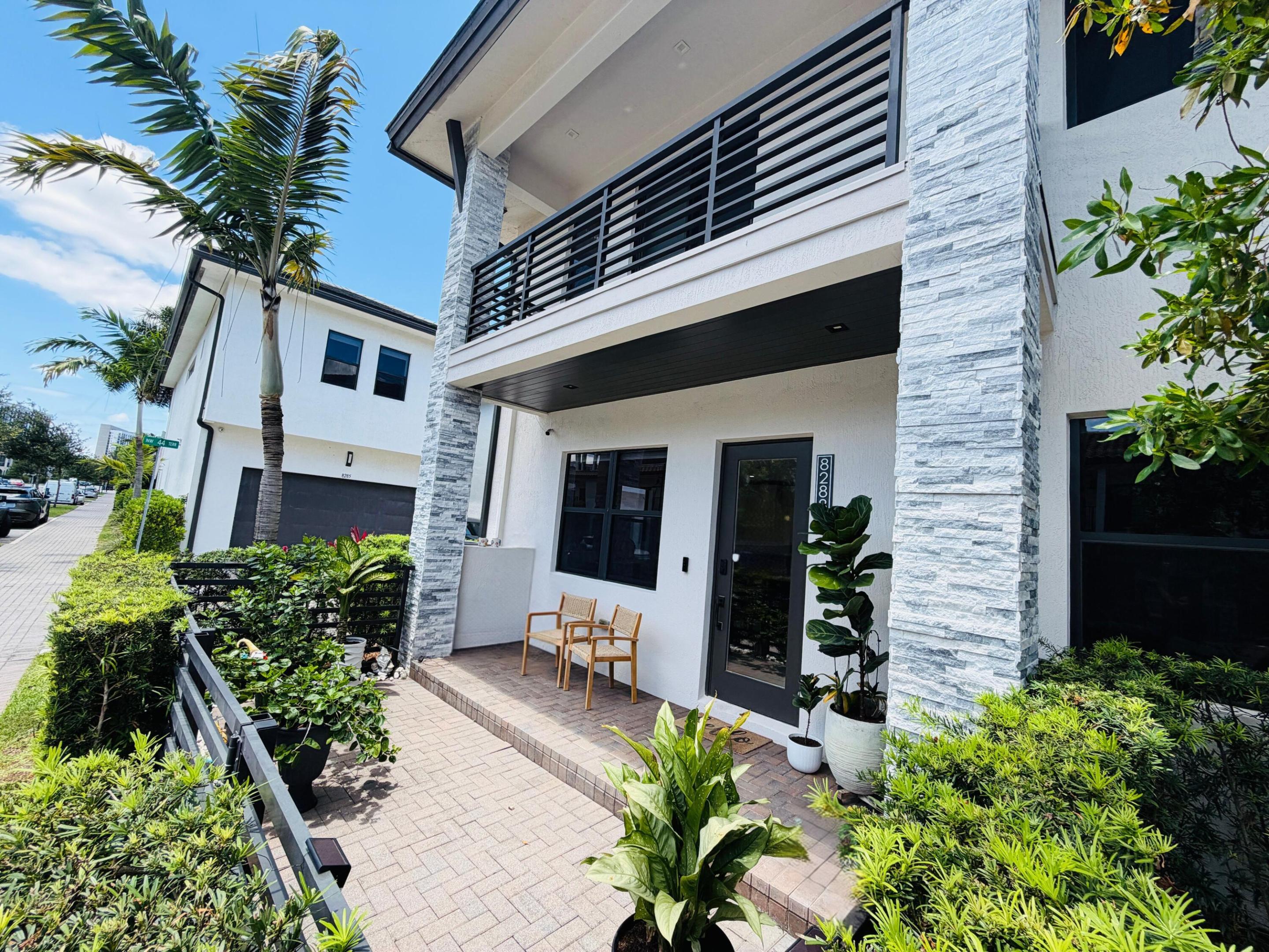 8288 NW 44th Doral, FL 33166
