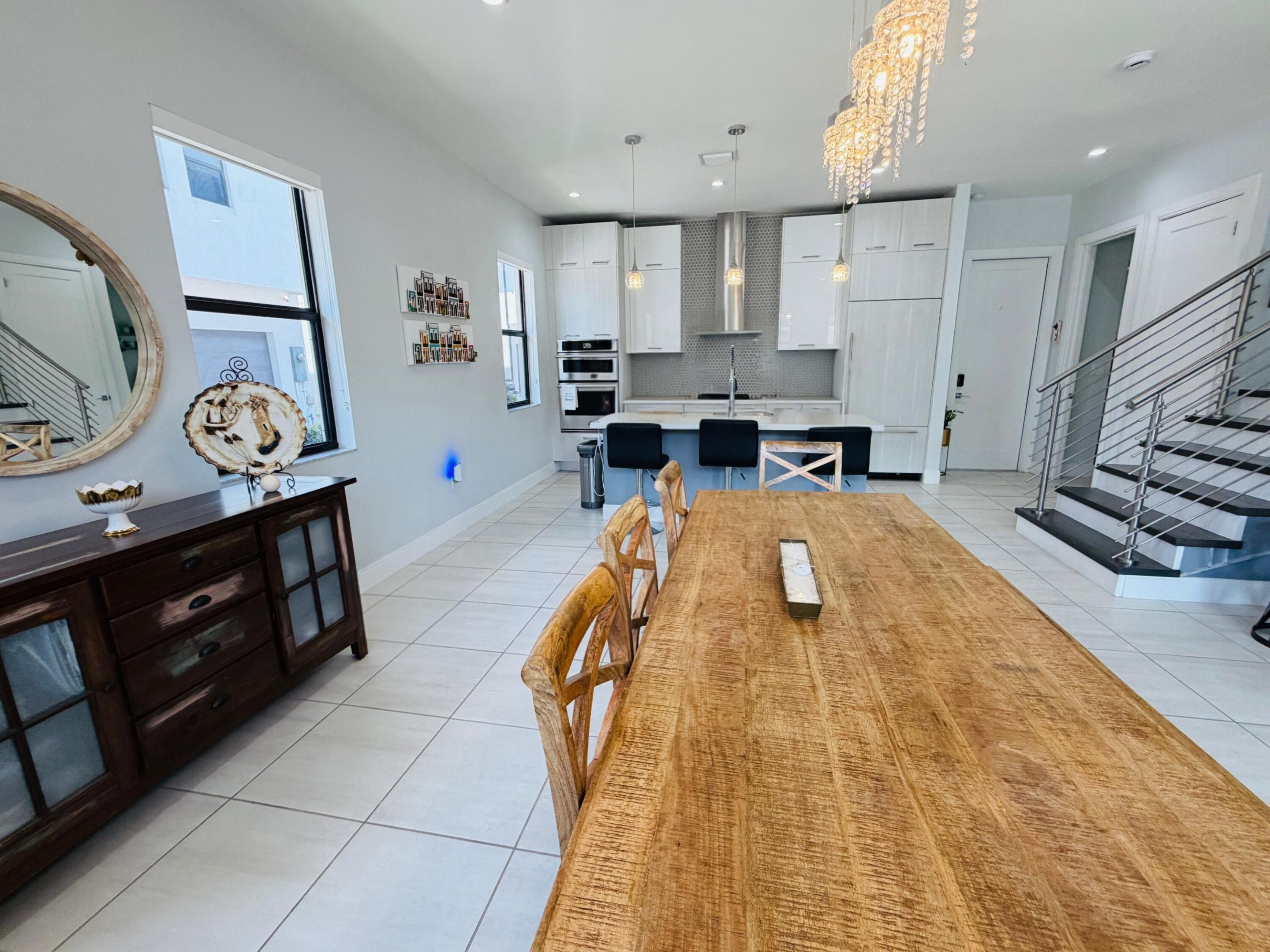 8288 NW 44th Doral, FL 33166
