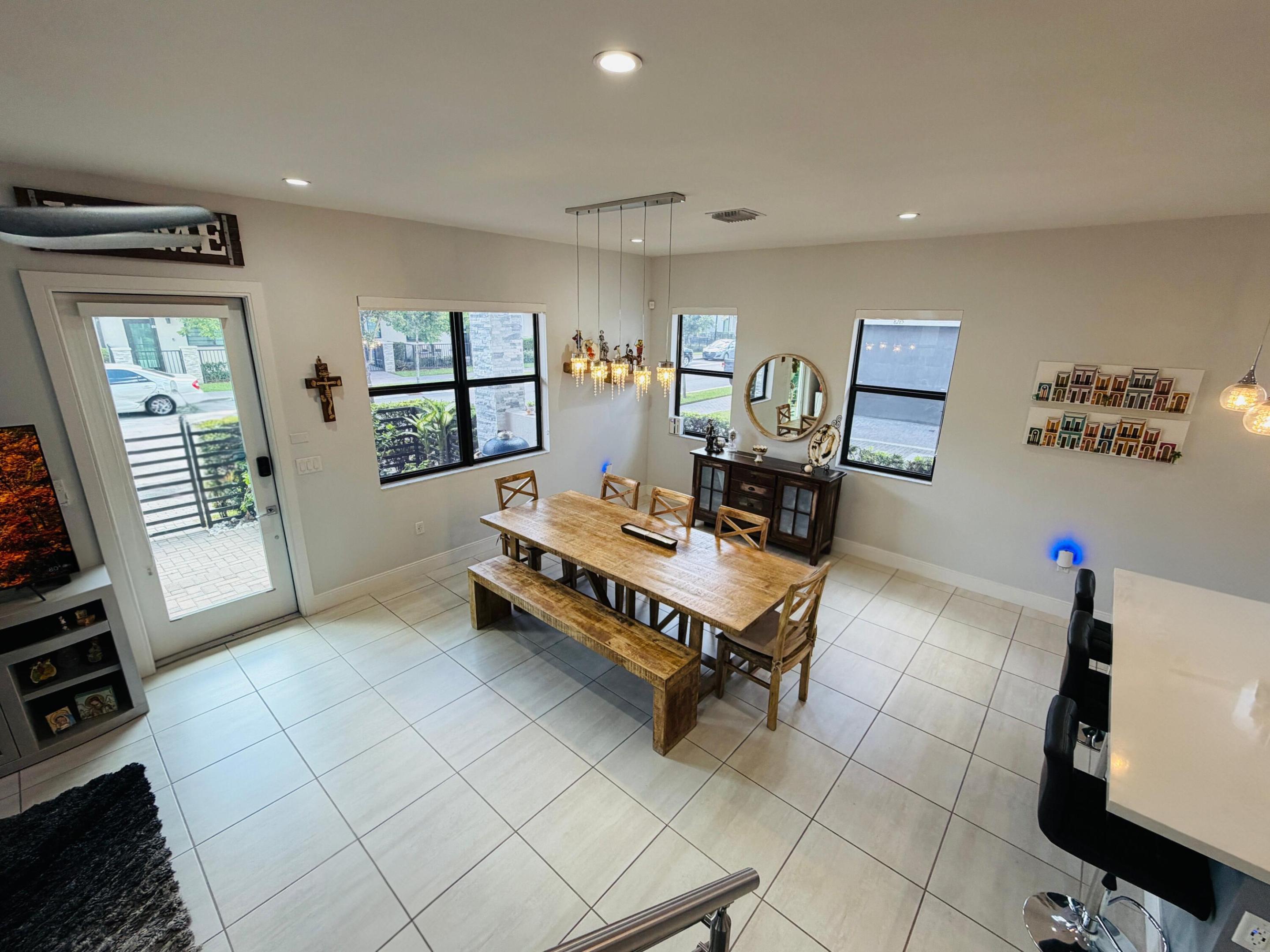 8288 NW 44th Doral, FL 33166