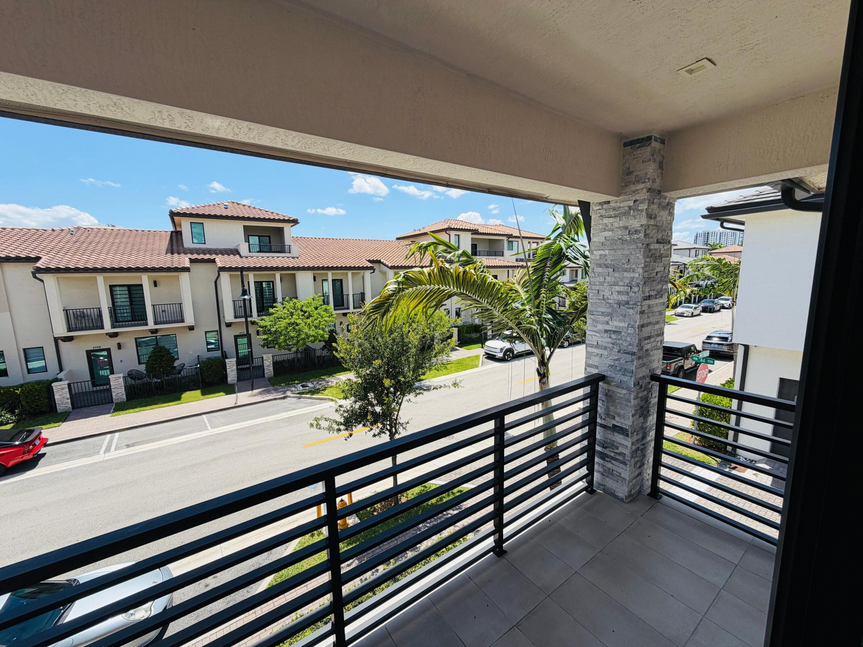 8288 NW 44th Doral, FL 33166