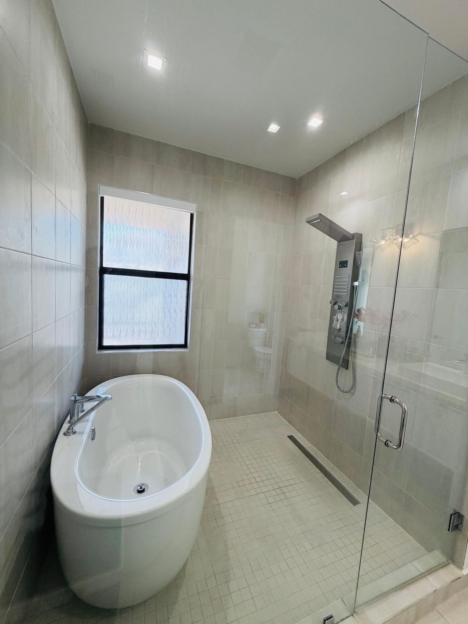 8288 NW 44th Doral, FL 33166