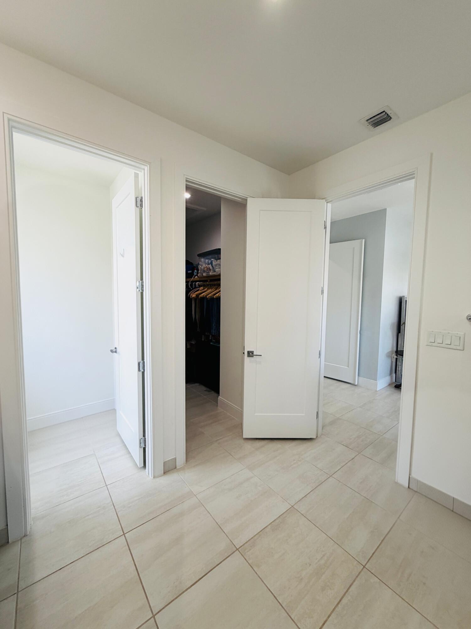 8288 NW 44th Doral, FL 33166