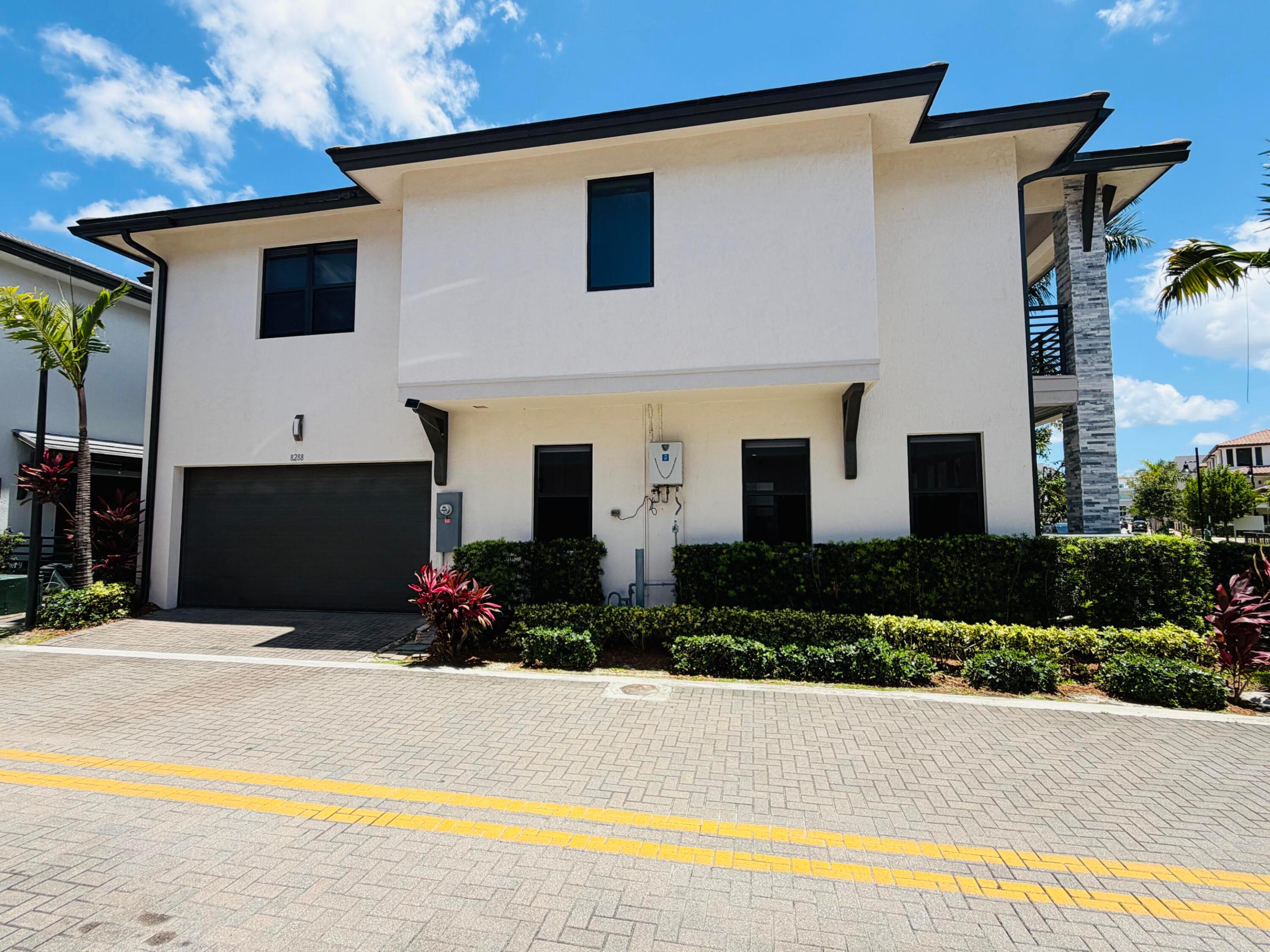 8288 NW 44th Doral, FL 33166
