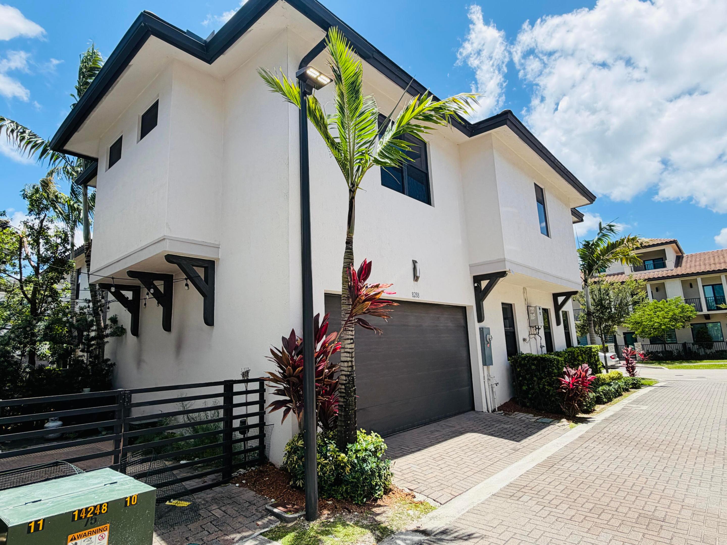 8288 NW 44th Doral, FL 33166