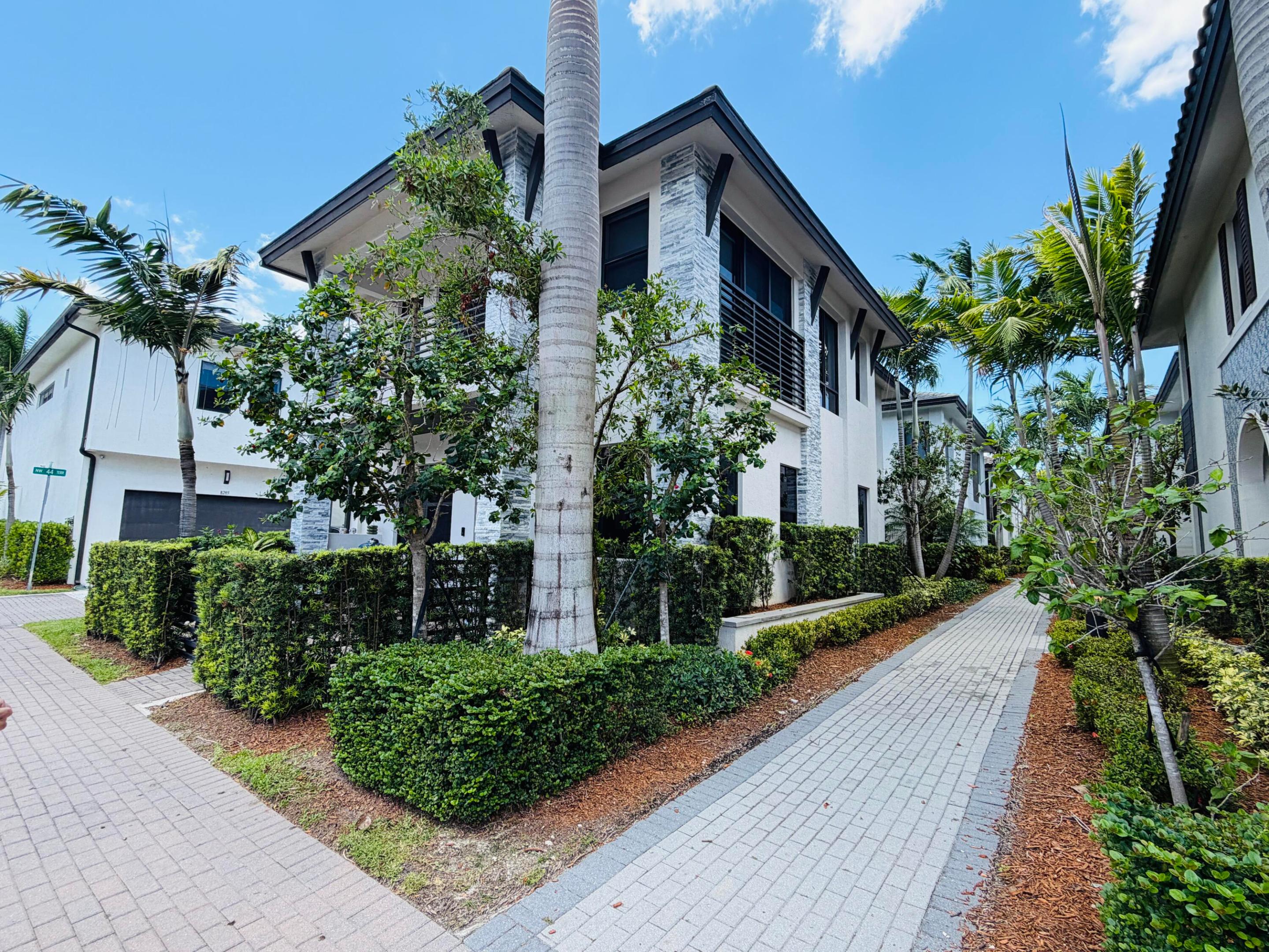 8288 NW 44th Doral, FL 33166
