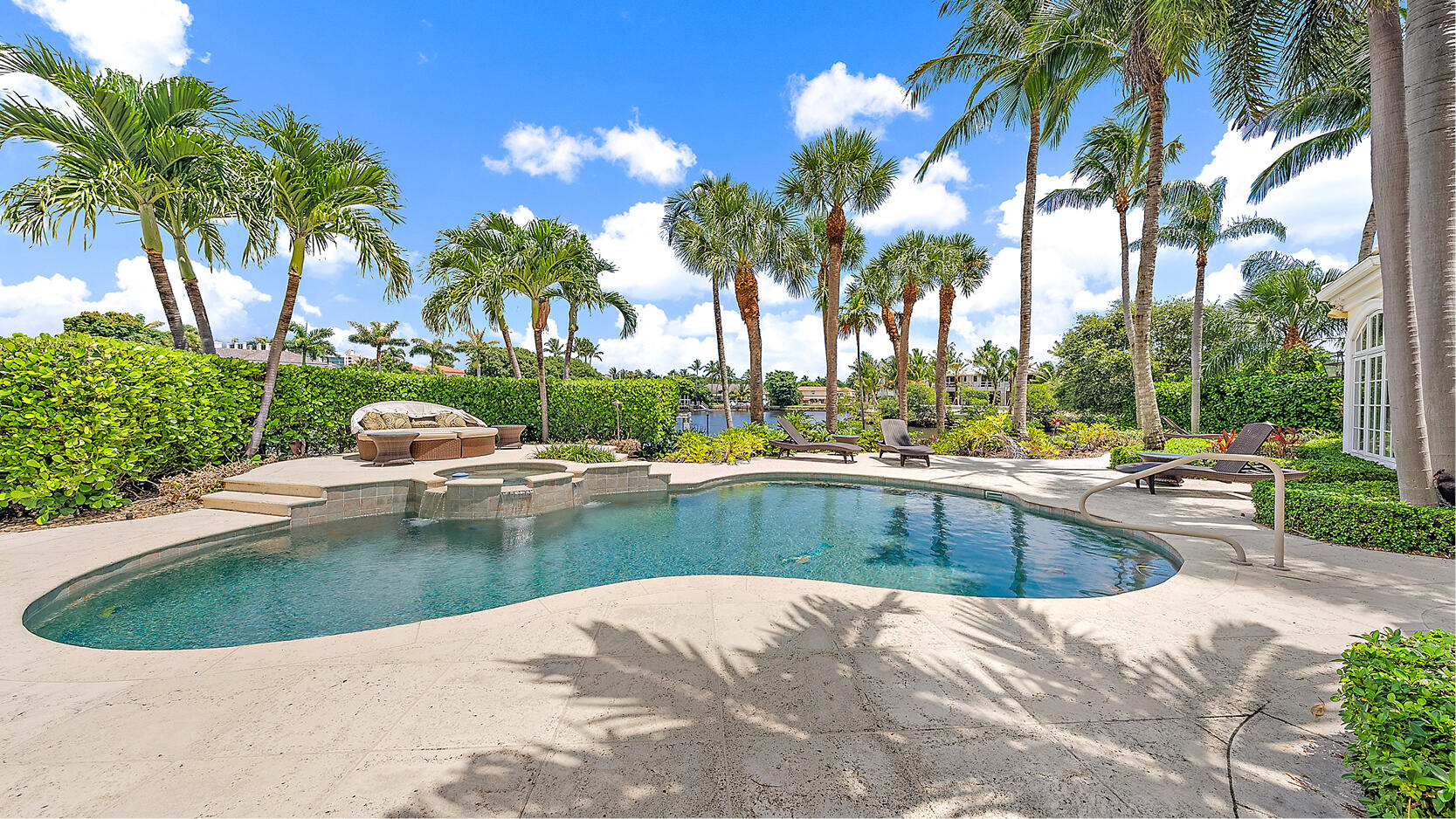 1327 Lake Worth Ln North Palm Beach, FL 33408