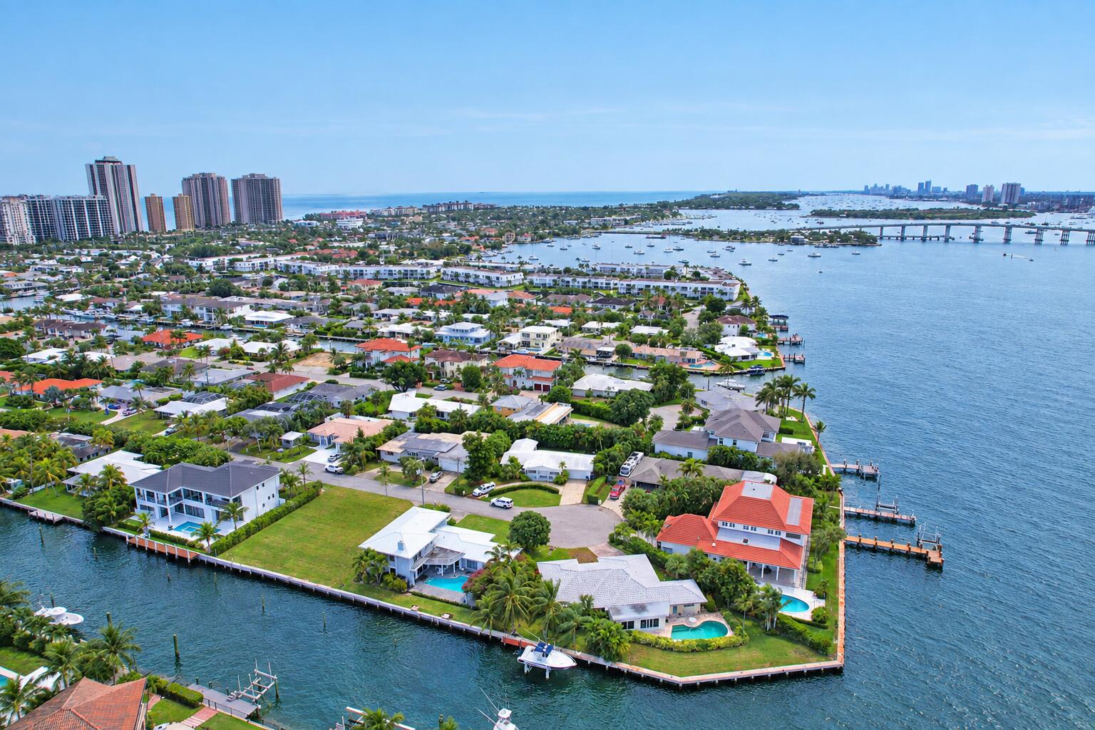 1050 Bimini Ln