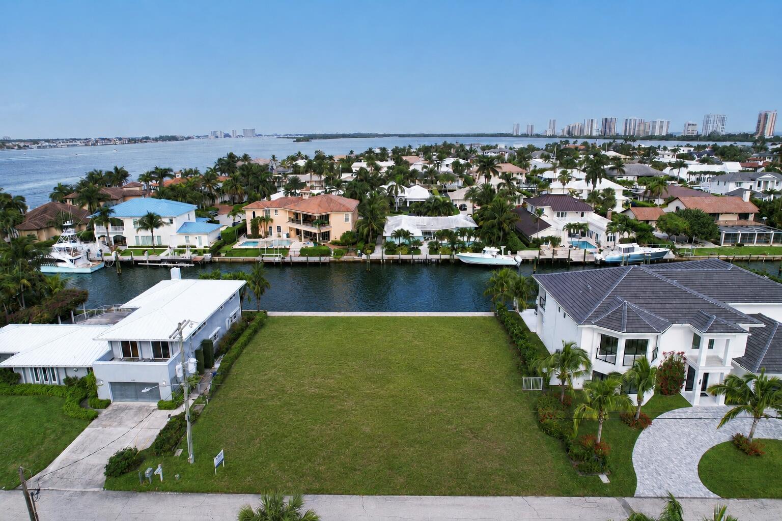 1050 Bimini Ln Singer Island, FL 33404
