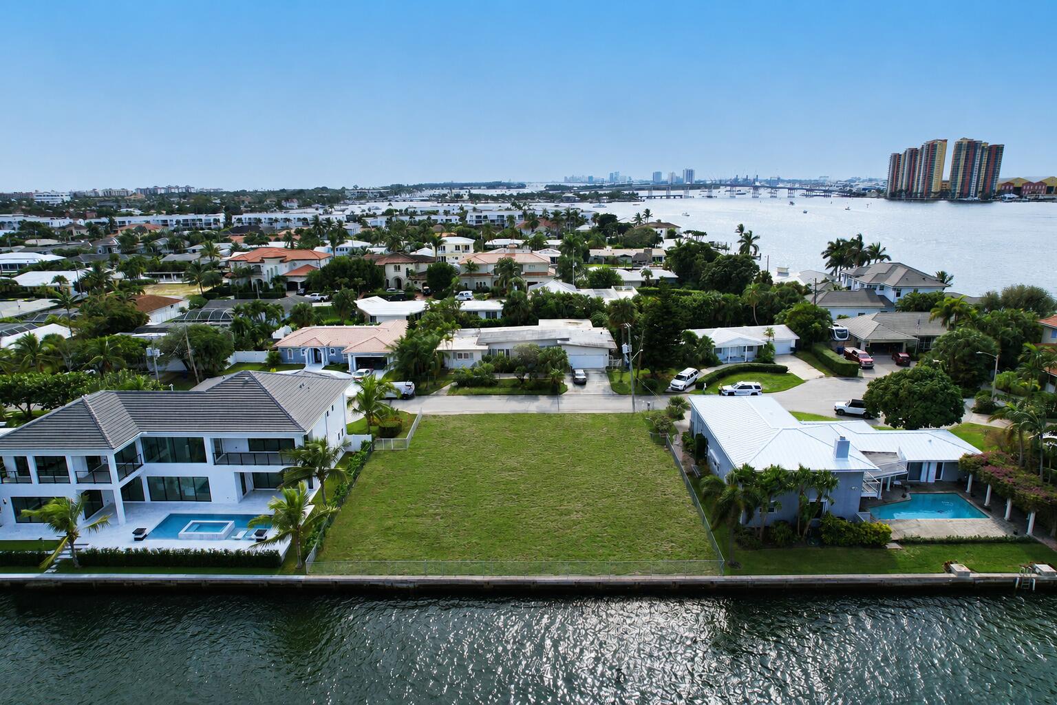 1050 Bimini Ln Singer Island, FL 33404