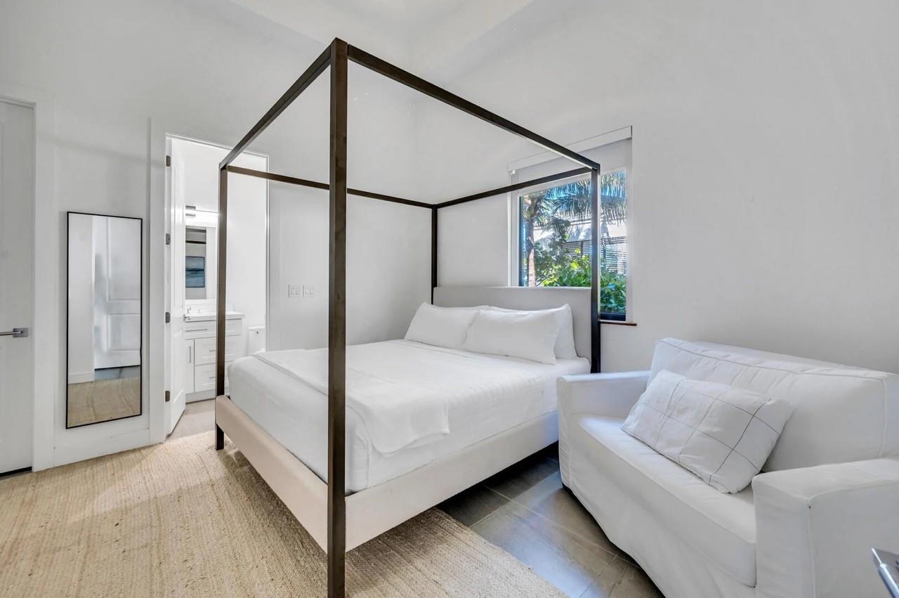 2404 Blue Lagoon Other, FL 0