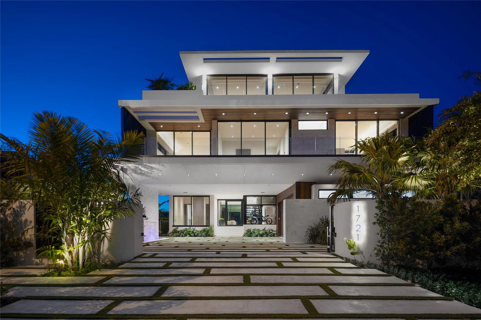 1721 SE 11th St Fort Lauderdale, FL 33316 1721 SE 11th St Fort Lauderdale, FL 33316