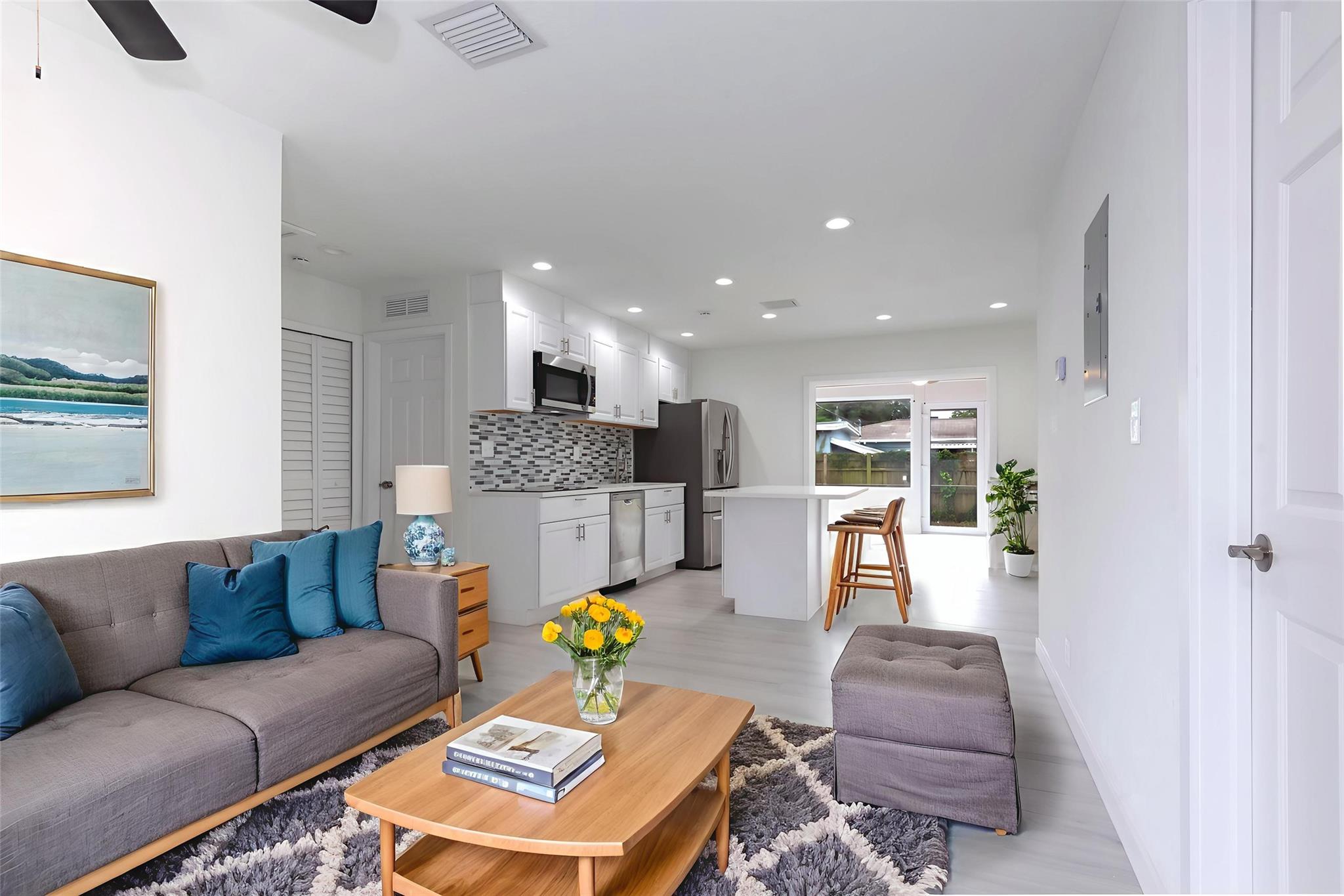 713 SW 4th Ct