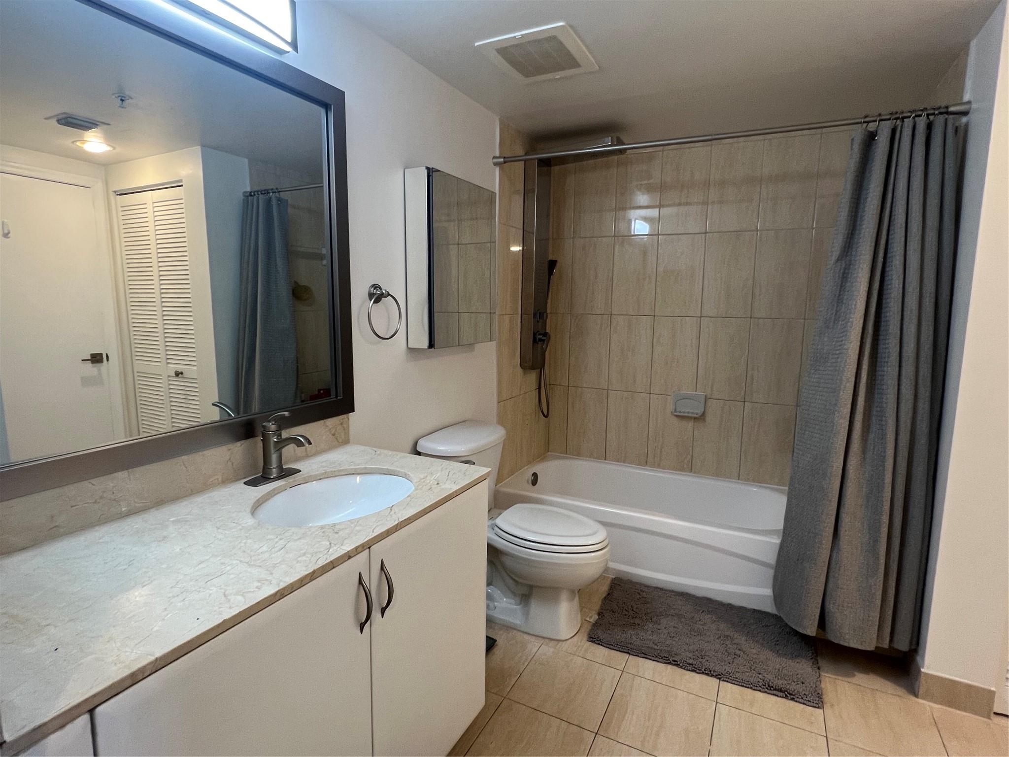 image Opera Tower Condo15