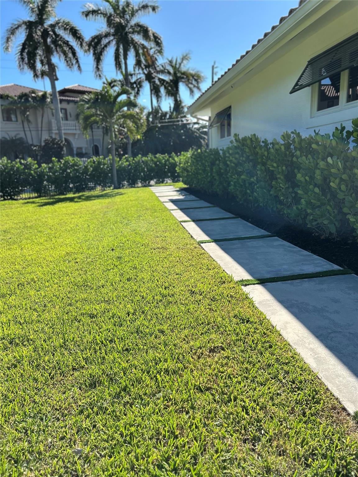 2520 Laguna Ter Fort Lauderdale, FL 33316