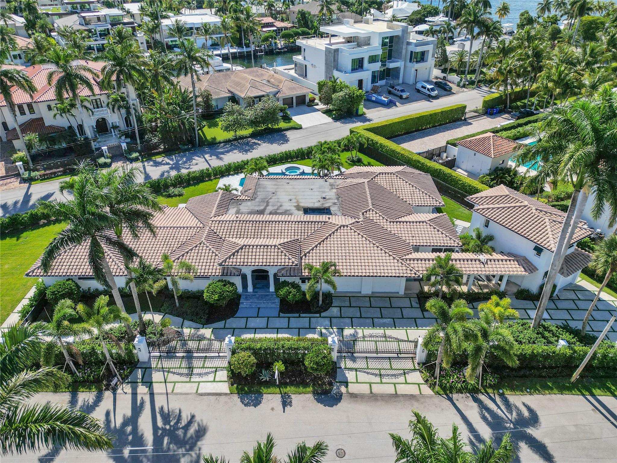 2520 Laguna Ter Fort Lauderdale, FL 33316