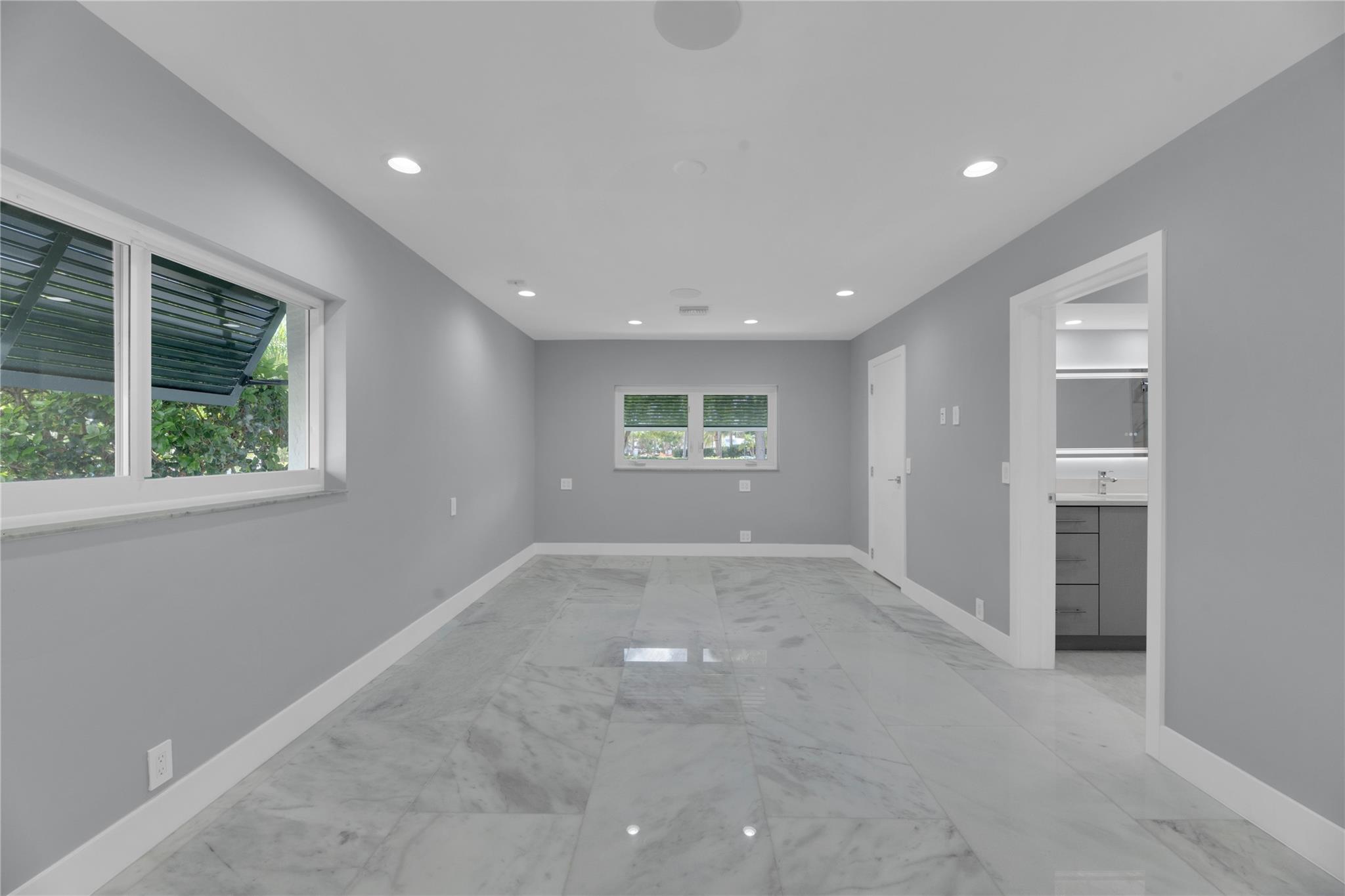 2520 Laguna Ter Fort Lauderdale, FL 33316