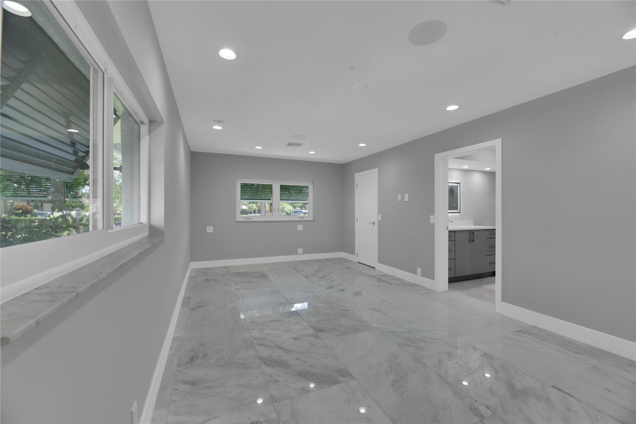 2520 Laguna Ter Fort Lauderdale, FL 33316