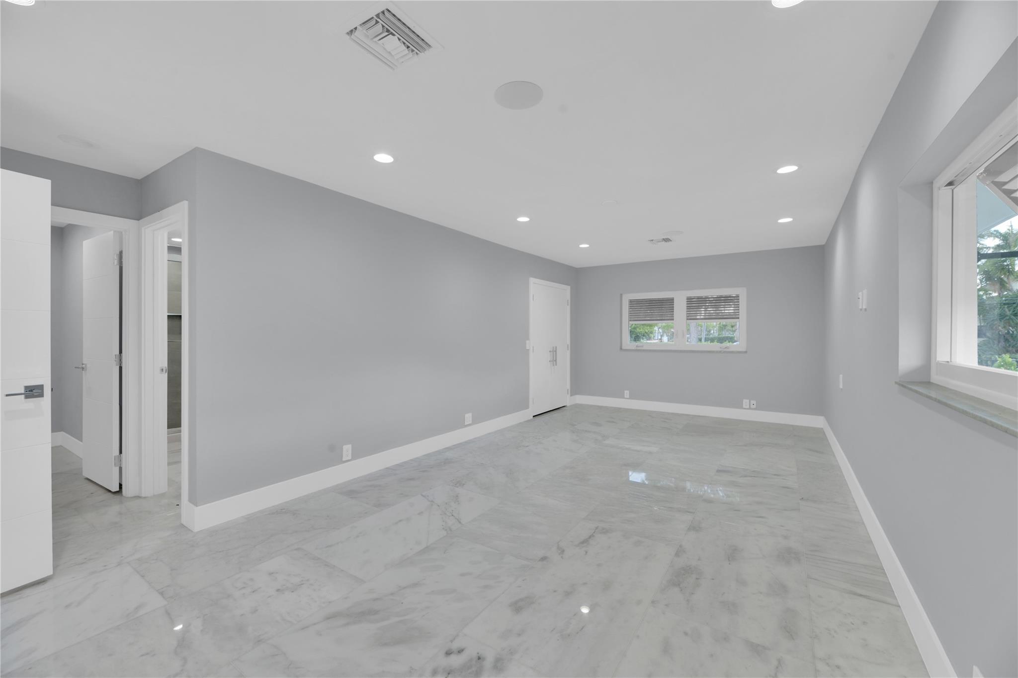 2520 Laguna Ter Fort Lauderdale, FL 33316